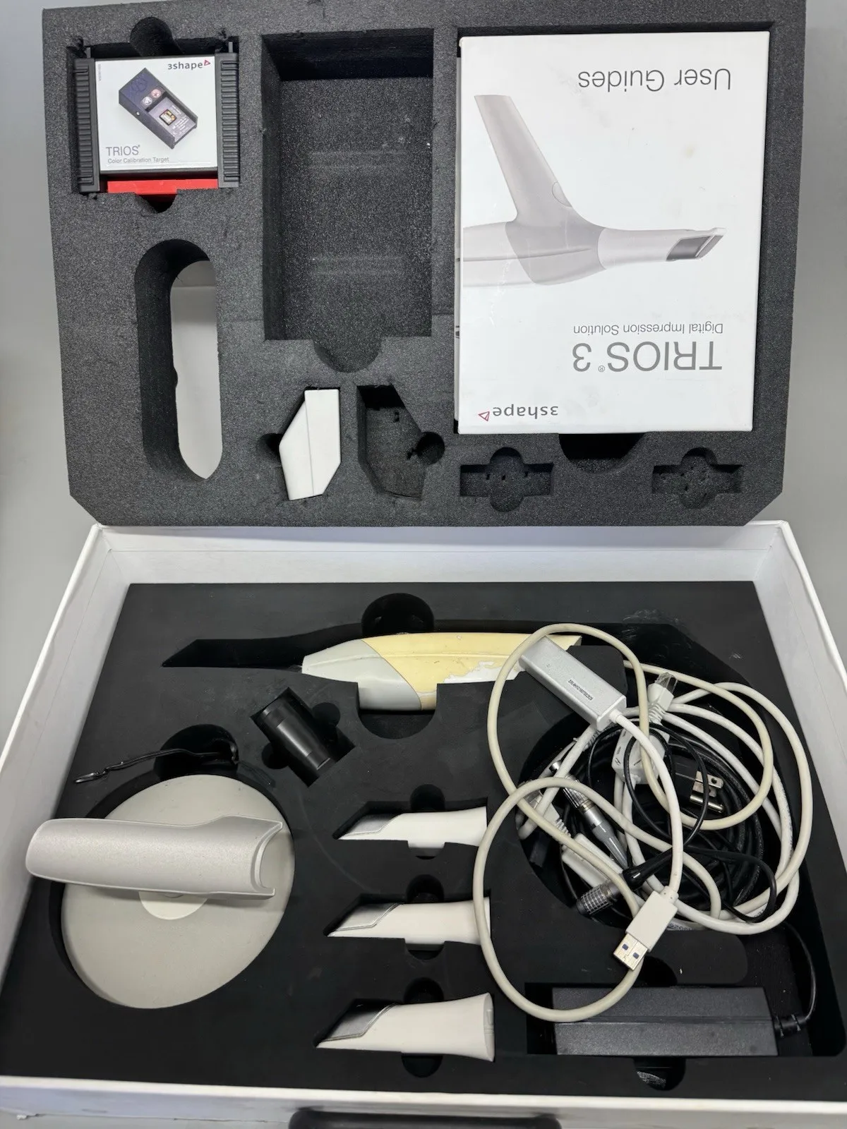 AJ 3Shape Trios 3 Scanner 
AJ 3Shape Trios 3 Scanner