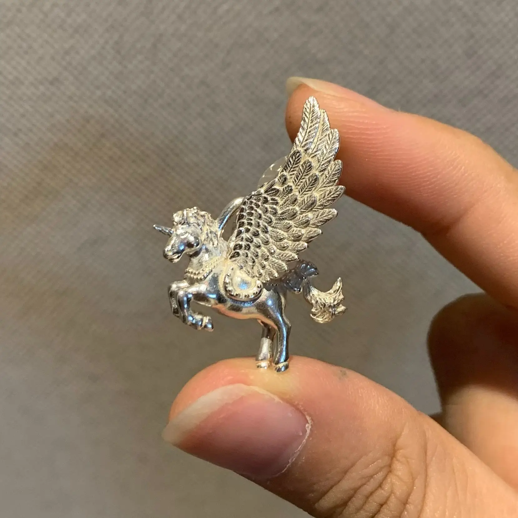 925 Sterling Silver Punk Style Unicorn Pendant Charm Bead For Pandora Bracelet Bangle European Jewelry Women Collection Gifts
925 Sterling Silver Punk Style Unicorn Pendant Charm Bead For Pandora Bracelet Bangle European Jewelry Women Collection Gifts
