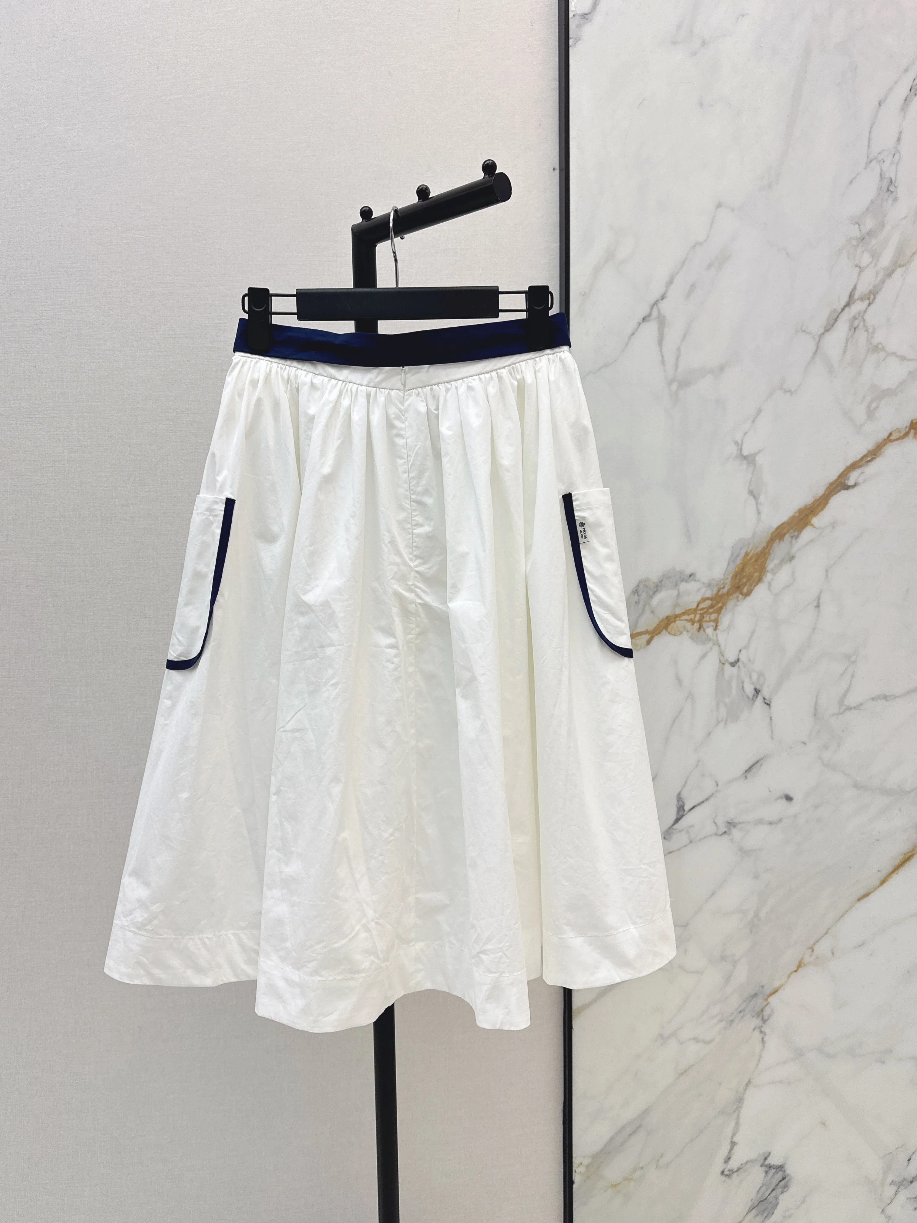 2026 Vintage Work Pockets Low-waist Denim Bandage Cargo Letter Zipper Pockets Short Skirts
2026 Vintage Work Pockets Low-waist Denim Bandage Cargo Letter Zipper Pockets Short Skirts