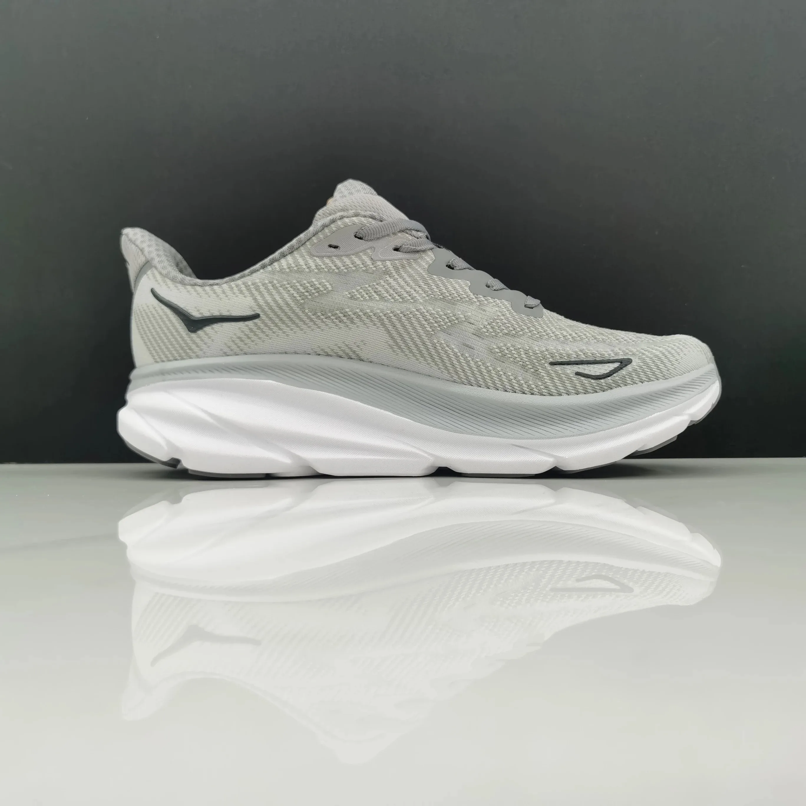  Hoka one one Clifton9 кроссовки мужская спортивная обувь в стиле жизни легкая дышащая парусиновая обувь уличные кроссовки повседневная теннисная обувь
Hoka one one Clifton9 кроссовки мужская спортивная обувь в стиле жизни легкая дышащая парусиновая обувь уличные кроссовки повседневная теннисная обувь