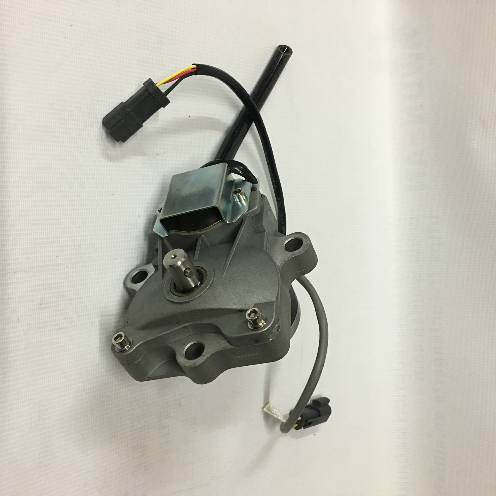 Excavator Throttle Motor7834-41-2000 7834-41-2002 7834-41-3002 7834-41-3003 for Komatsu PC200-7/PC220-7 Excavator
Excavator Throttle Motor7834-41-2000 7834-41-2002 7834-41-3002 7834-41-3003 for Komatsu PC200-7/PC220-7 Excavator
