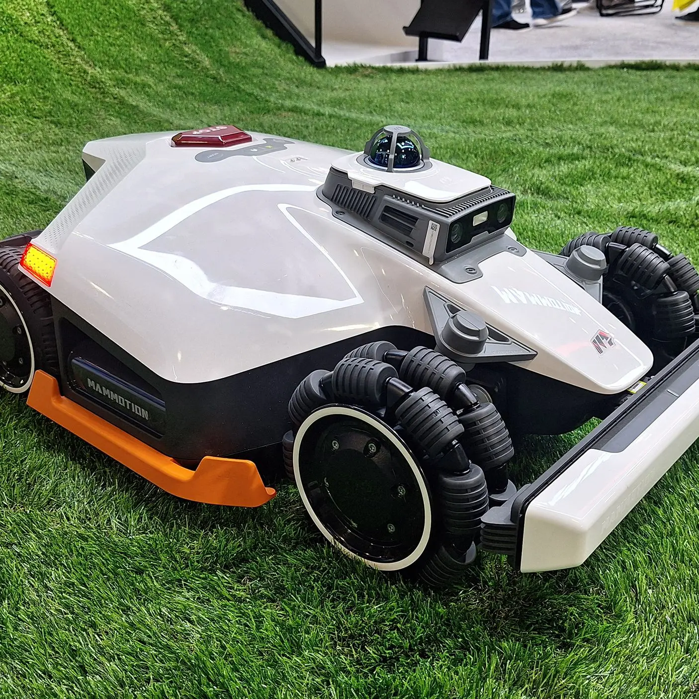 SWIFT DISCOUNT SALES ON New Original NEW MODEL Mammotion LUBA 3 AWD 3000 Wireless Robot Lawn Mower
SWIFT DISCOUNT SALES ON New Original NEW MODEL Mammotion LUBA 3 AWD 3000 Wireless Robot Lawn Mower