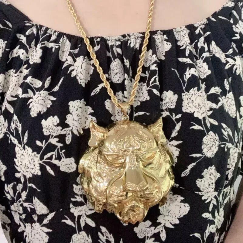 Yulaili Unisex Oversized Engraved Tiger Head Pendant Necklace Gold Plated Alloy Nigerian Dubai Wedding Party Jewelry
Yulaili Unisex Oversized Engraved Tiger Head Pendant Necklace Gold Plated Alloy Nigerian Dubai Wedding Party Jewelry