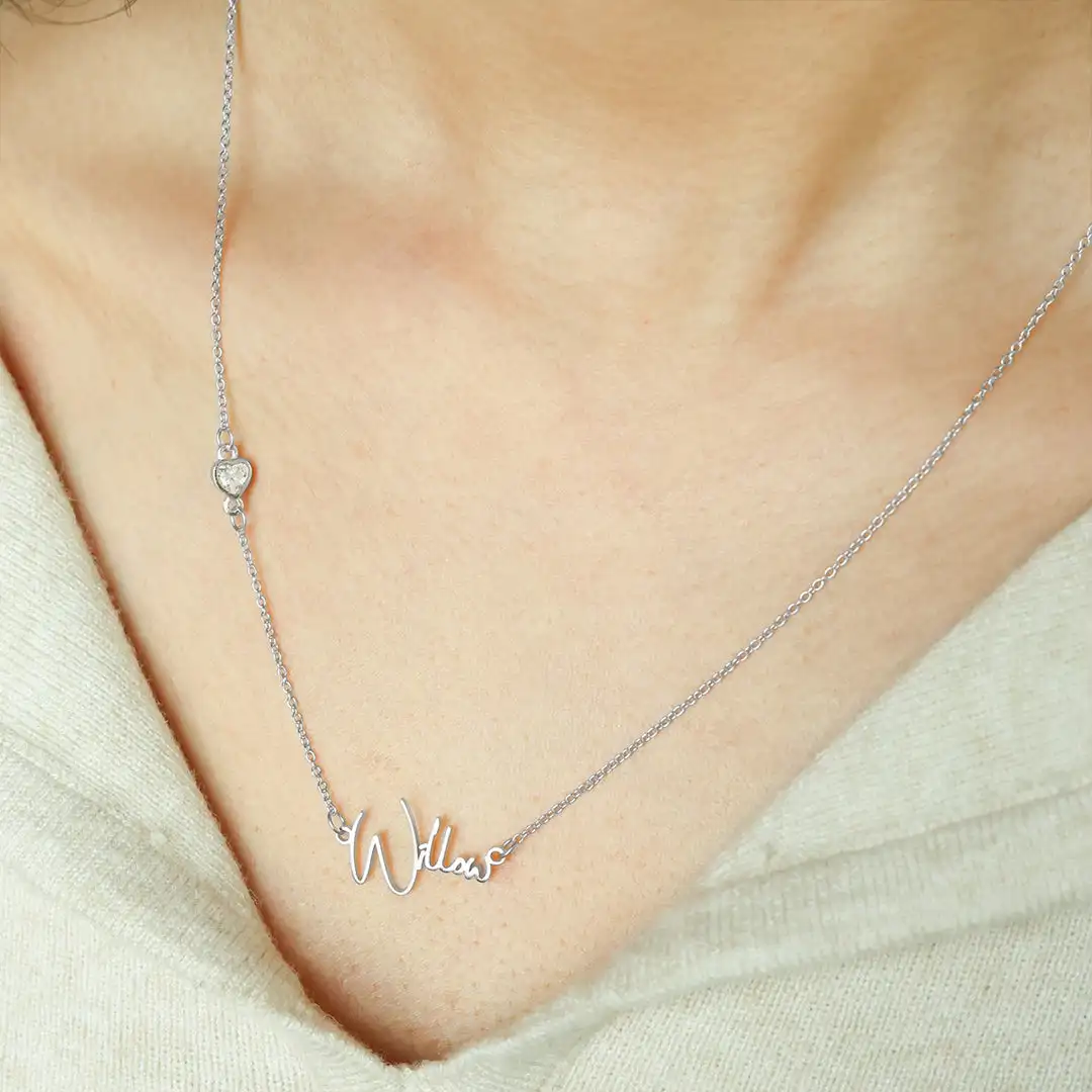 Personalization Modern Name Necklace with Heart Diamond Accent Luxury 18K Gold Plated Jewelry Customized Name Necklace for Her
Personalization Modern Name Necklace with Heart Diamond Accent Luxury 18K Gold Plated Jewelry Customized Name Necklace for Her