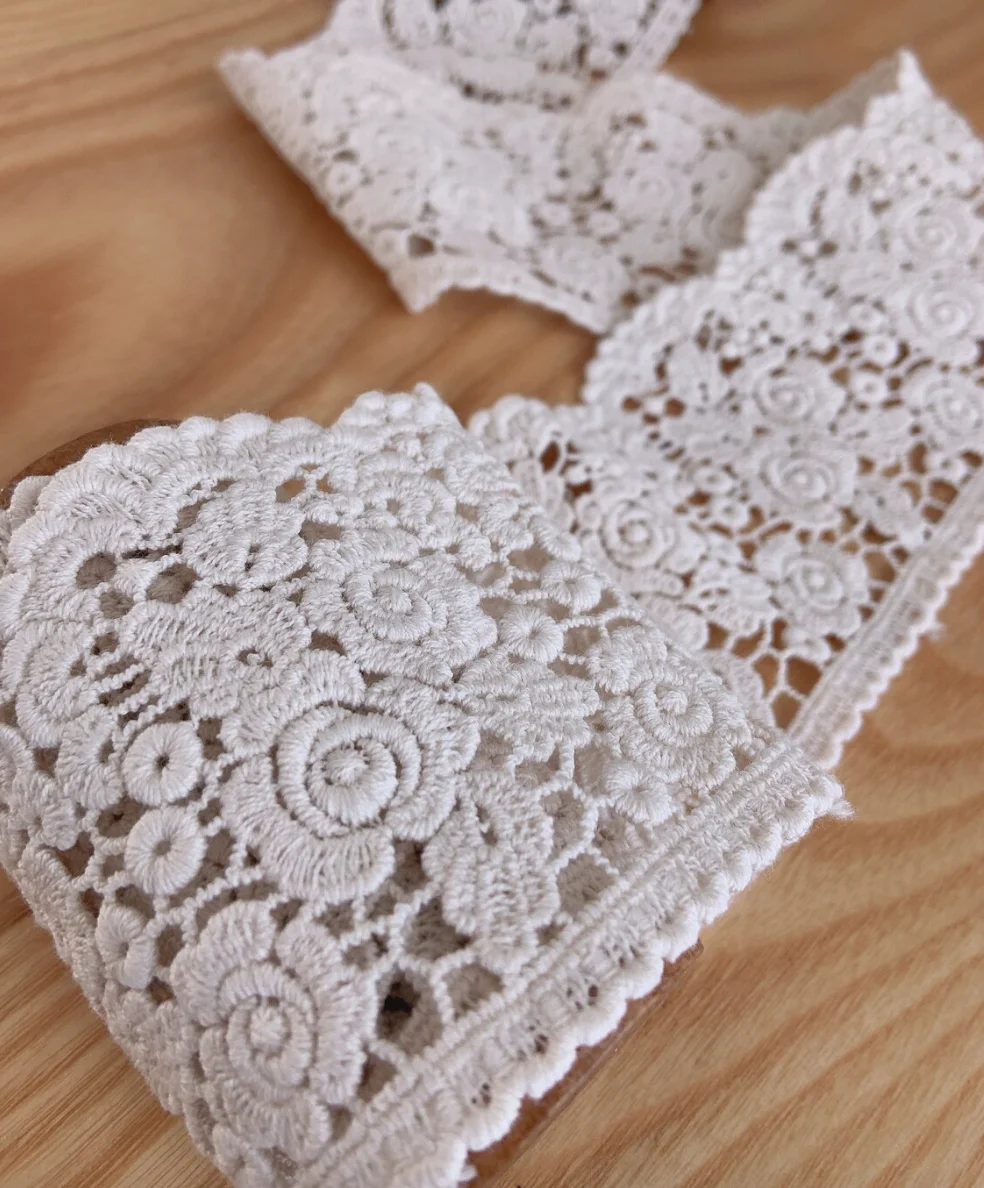Cream 100% Cotton Lace Trim 5 yards Retro Scalloped Edge Fabric for Crafting And Sewing 2.9-Inch
Cream 100% Cotton Lace Trim 5 yards Retro Scalloped Edge Fabric for Crafting And Sewing 2.9-Inch