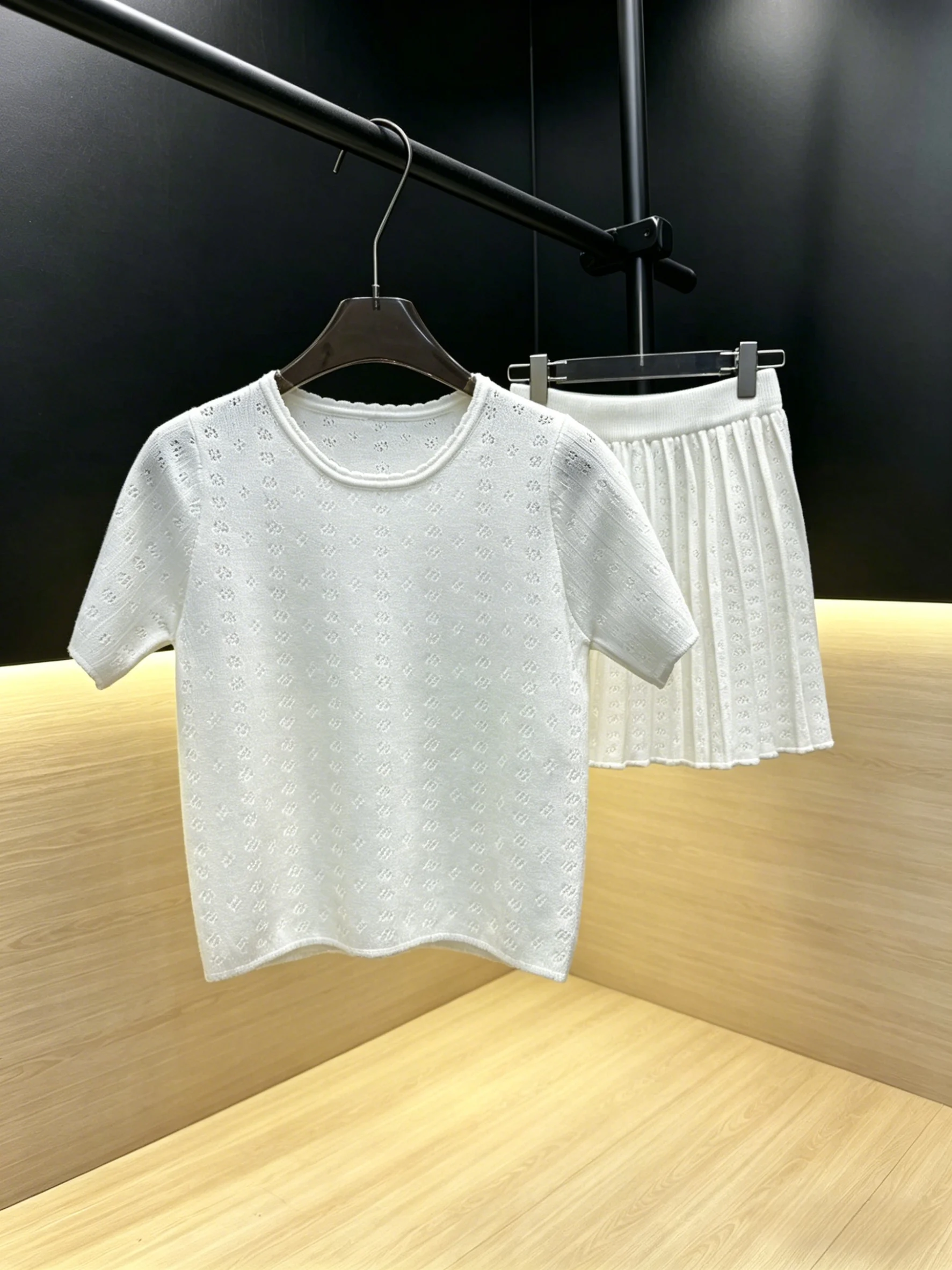 Women's Short Sleeve Set Eyelet Knit Top and Pleated Skirt Summer Two Piece Outfit
Women's Short Sleeve Set Eyelet Knit Top and Pleated Skirt Summer Two Piece Outfit