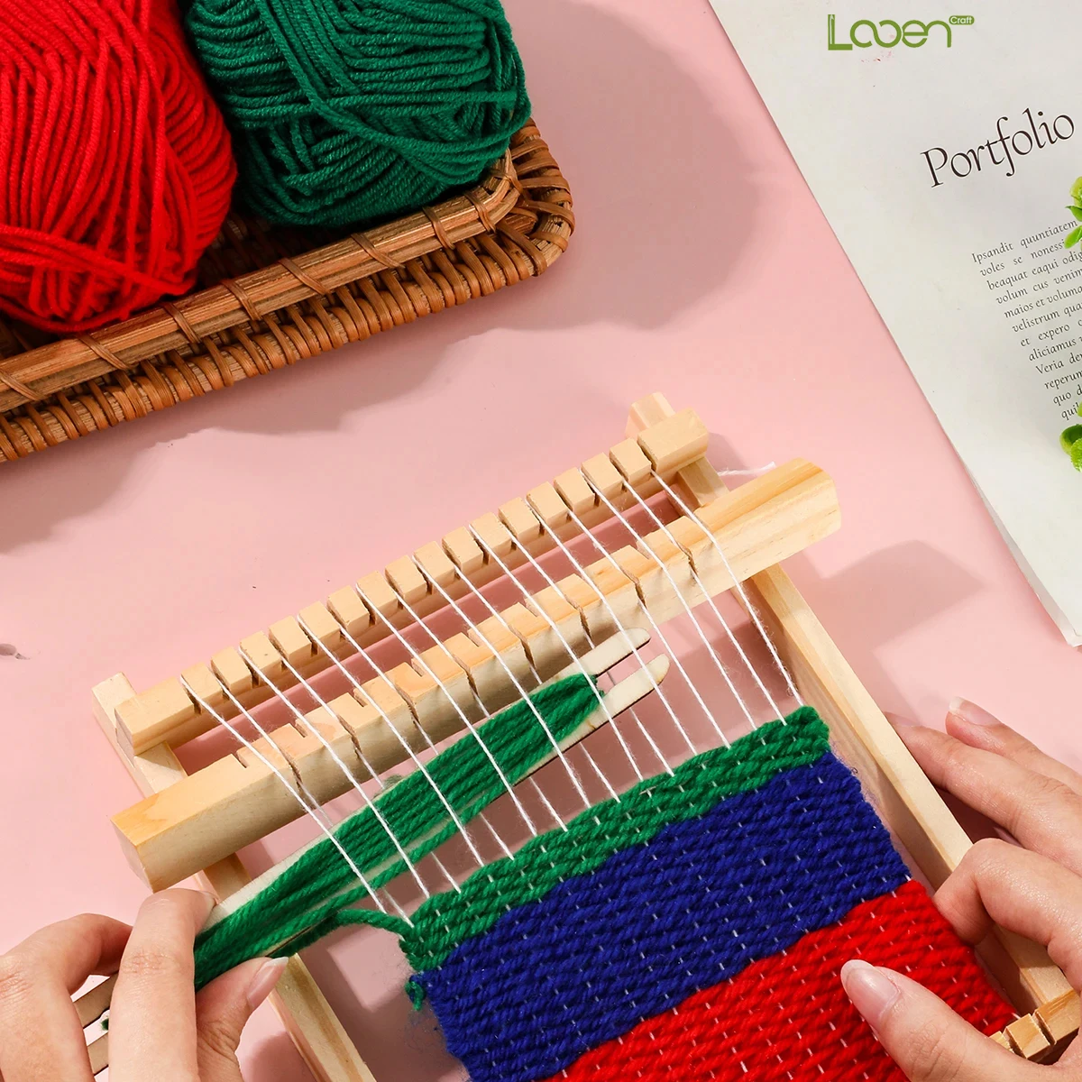 1 piece of wooden hand-woven loom weaving machine, a DIY toy for making scarves, a spinning wheel weaving wooden loom
1 piece of wooden hand-woven loom weaving machine, a DIY toy for making scarves, a spinning wheel weaving wooden loom