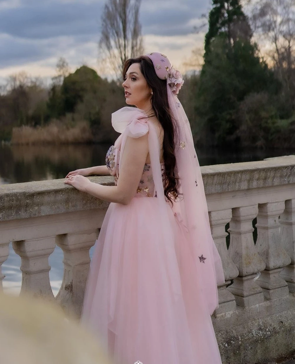 Pastel Pink Tulle Corset Wide Strap Garden Wedding Dresses Sweetheart Stars Floor Length Bridal Gowns
Pastel Pink Tulle Corset Wide Strap Garden Wedding Dresses Sweetheart Stars Floor Length Bridal Gowns