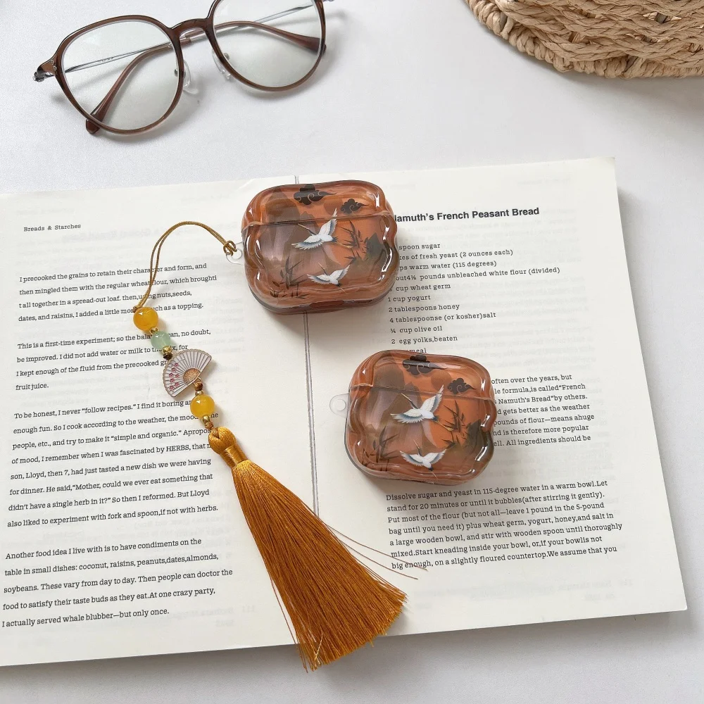 Chinese ink painting crane earphone protective cover, suitable for AirPods Pro 2/AirPods 4/3/2, shockproof earphone cover
Chinese ink painting crane earphone protective cover, suitable for AirPods Pro 2/AirPods 4/3/2, shockproof earphone cover