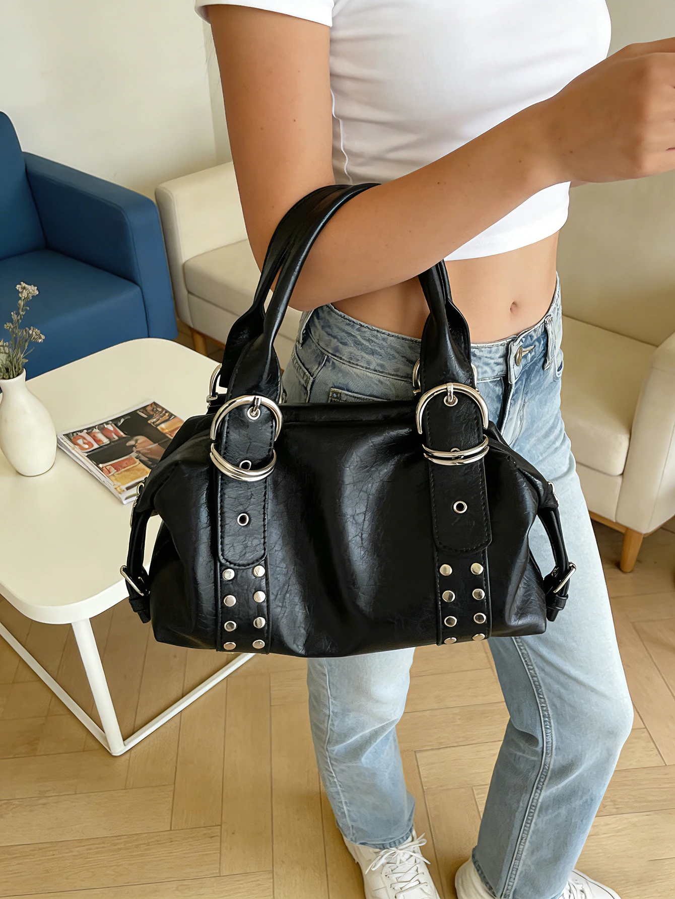 Женская сумка-боулинг в стиле Y2K из искусственной кожи с заклепками, винтажная наплечная сумка, ретро-панк сумка с верхней ручкой, модная уличная сумка-тоут
Женская сумка-боулинг в стиле Y2K из искусственной кожи с заклепками, винтажная наплечная сумка, ретро-панк сумка с верхней ручкой, модная уличная сумка-тоут