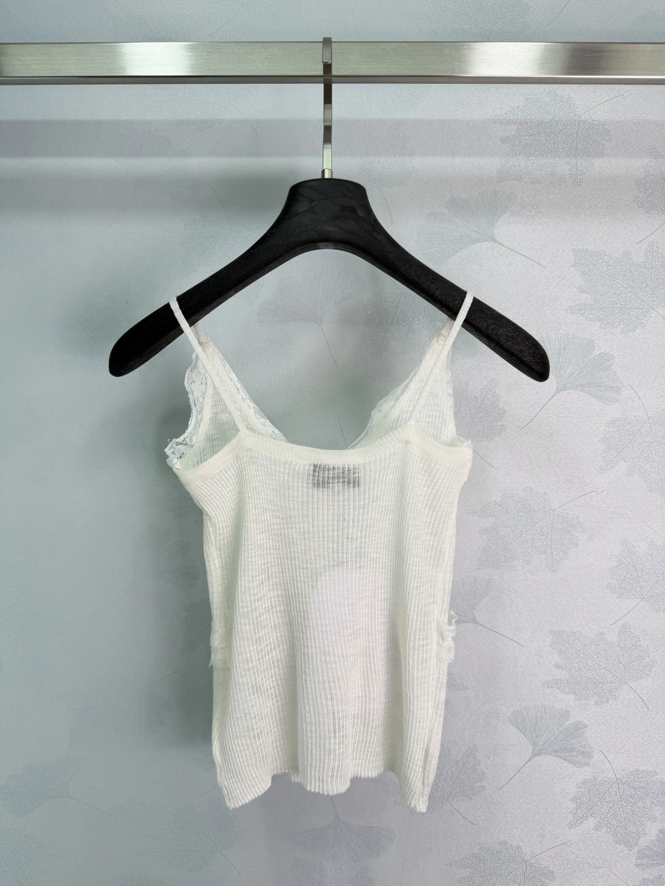 2026 Summer Women's Lace Trim Thin Strap Ribbed Camisole Slim Fit Alluring Style Layering Top ZX121
2026 Summer Women's Lace Trim Thin Strap Ribbed Camisole Slim Fit Alluring Style Layering Top ZX121