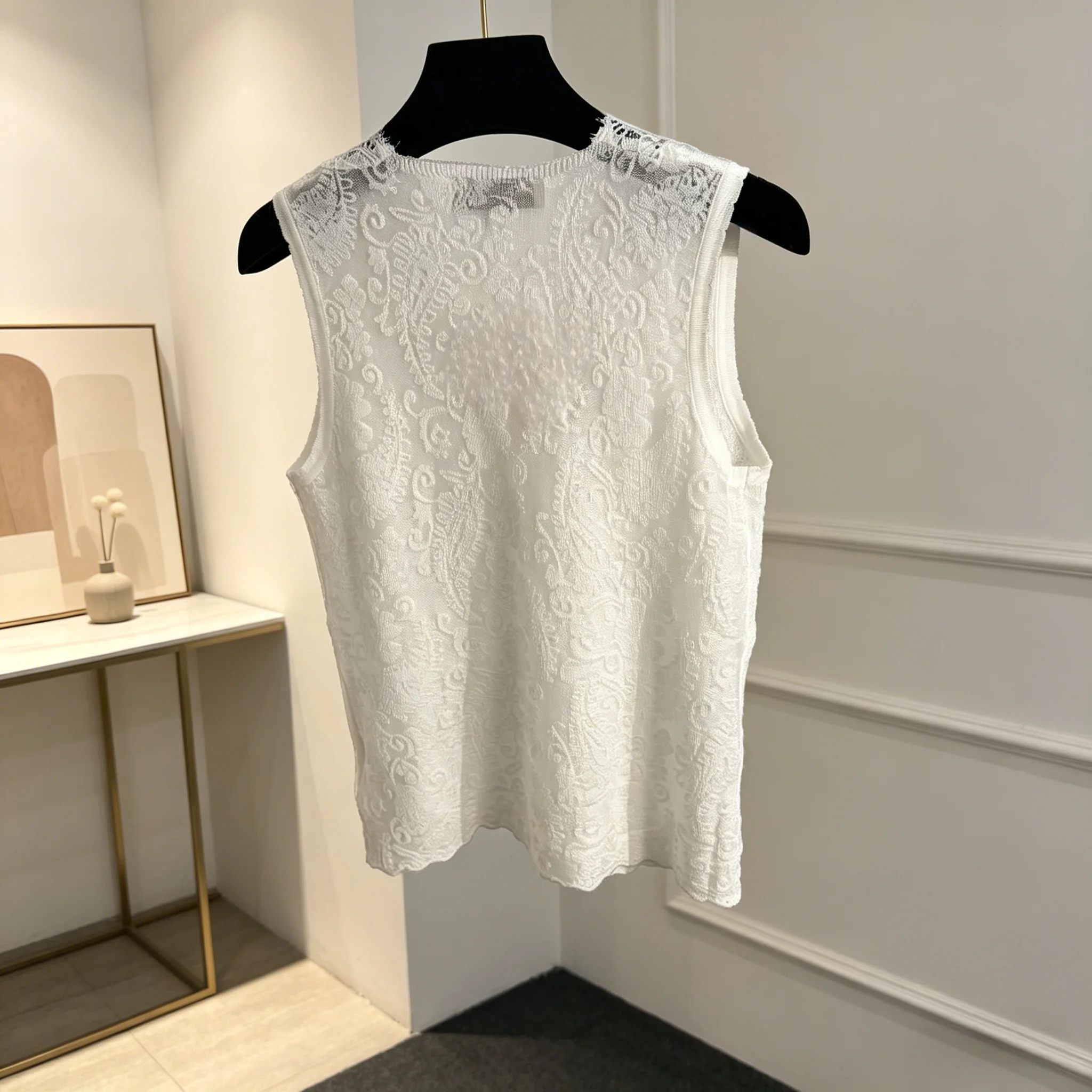 2026 Summer Women's Lace Trim Embossed Knit Tank Top Sheer Neckline Sleeveless Top ZX072
2026 Summer Women's Lace Trim Embossed Knit Tank Top Sheer Neckline Sleeveless Top ZX072