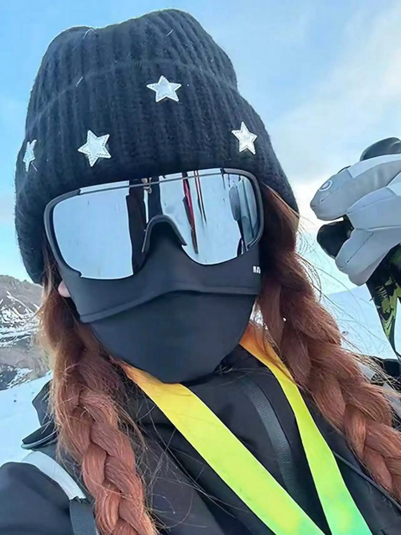 Outdoor Windproof Goggles, Mountaineering Ski Goggles, One-Piece Sports Goggles
Outdoor Windproof Goggles, Mountaineering Ski Goggles, One-Piece Sports Goggles