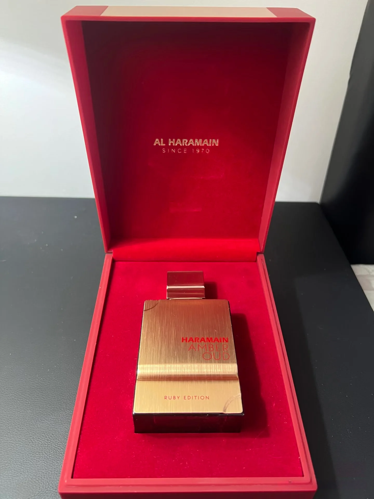 Amber Oud Ruby Eau De Parfum (EDP) 60ML Unisex, Rose & Oud Fragrance, Long Lasting Luxury Spray
Amber Oud Ruby Eau De Parfum (EDP) 60ML Unisex, Rose & Oud Fragrance, Long Lasting Luxury Spray