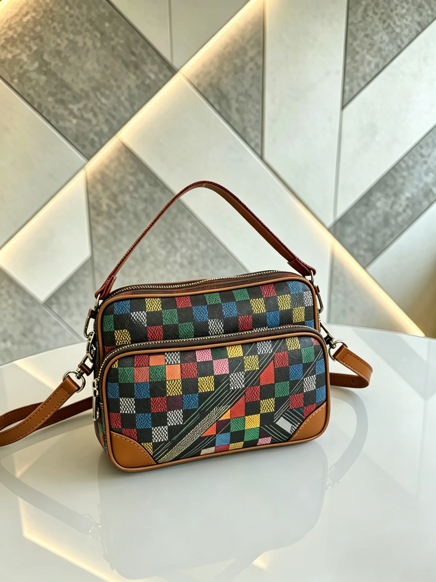2026 Unisex Camera Bag Multicolor Plaid Crossbody Shoulder Bag Multi-pocket Satchel Size:25×17.5×11cm No Box
2026 Unisex Camera Bag Multicolor Plaid Crossbody Shoulder Bag Multi-pocket Satchel Size:25×17.5×11cm No Box