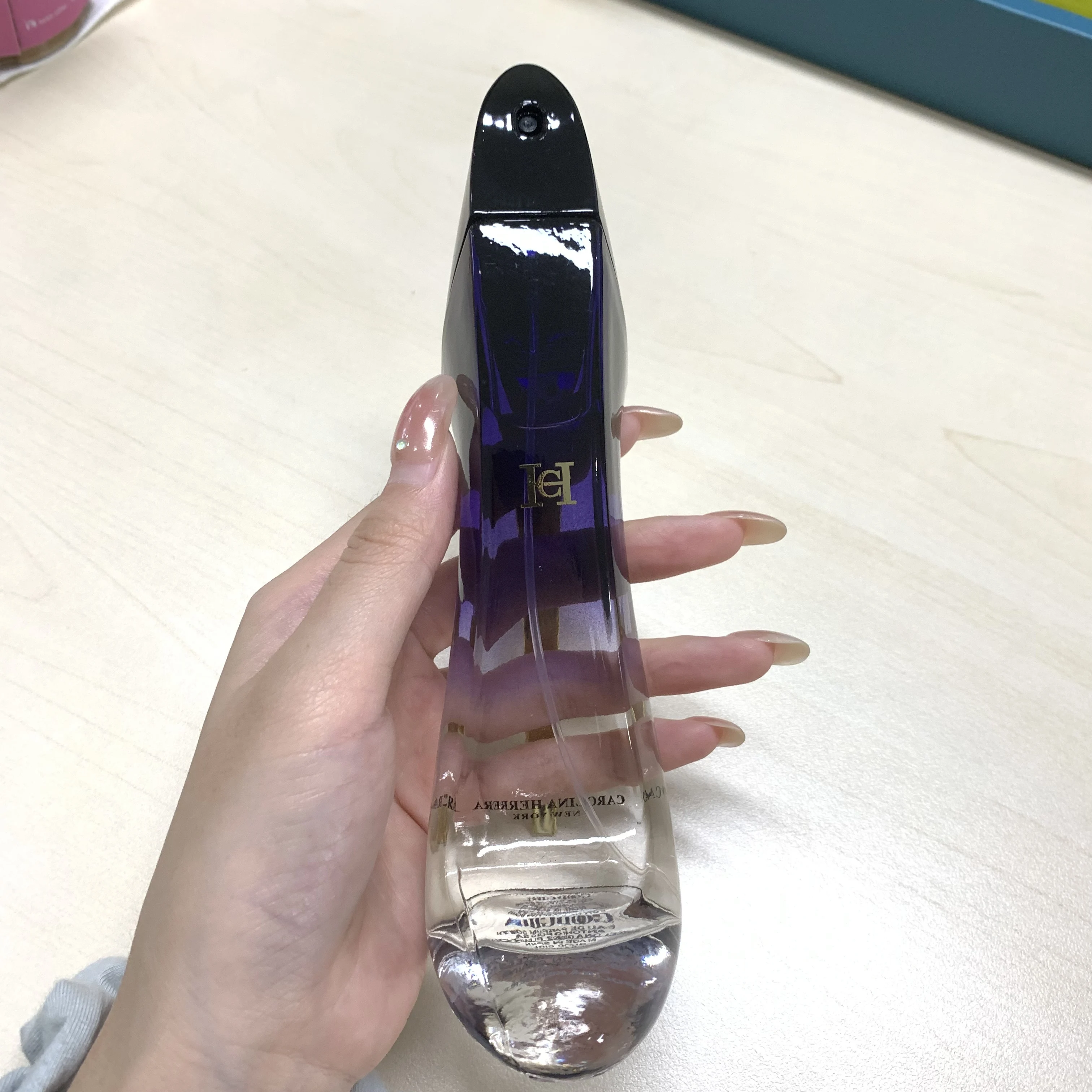Seven women perfume (Good Girl Blush and Very Good Girl), 80ml spray, with long-lasting floral and fruity fragrance, charming fragrance, exuding women's unique charm, suitable for any venue
Seven women perfume (Good Girl Blush and Very Good Girl), 80ml spray, with long-lasting floral and fruity fragrance, charming fragrance, exuding women's unique charm, suitable for any venue