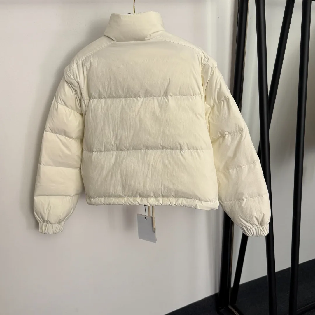 2025New 2-in-1 Women’s Jacket! Detachable Sleeve Short Puffer with 90% Down Fill. Winter Hooded Coat in Beige, Khaki
2025New 2-in-1 Women’s Jacket! Detachable Sleeve Short Puffer with 90% Down Fill. Winter Hooded Coat in Beige, Khaki