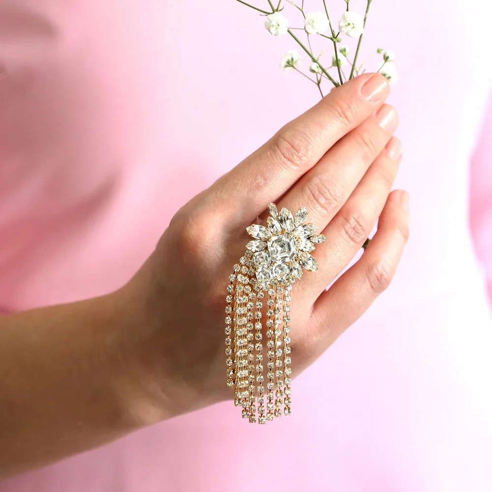 Stonefans Cocktail Irregular Tassel Chain Ring Rhinestone Women Statement Adjustable Large Rings Geometric Crystal Hand Jewelry
Stonefans Cocktail Irregular Tassel Chain Ring Rhinestone Women Statement Adjustable Large Rings Geometric Crystal Hand Jewelry