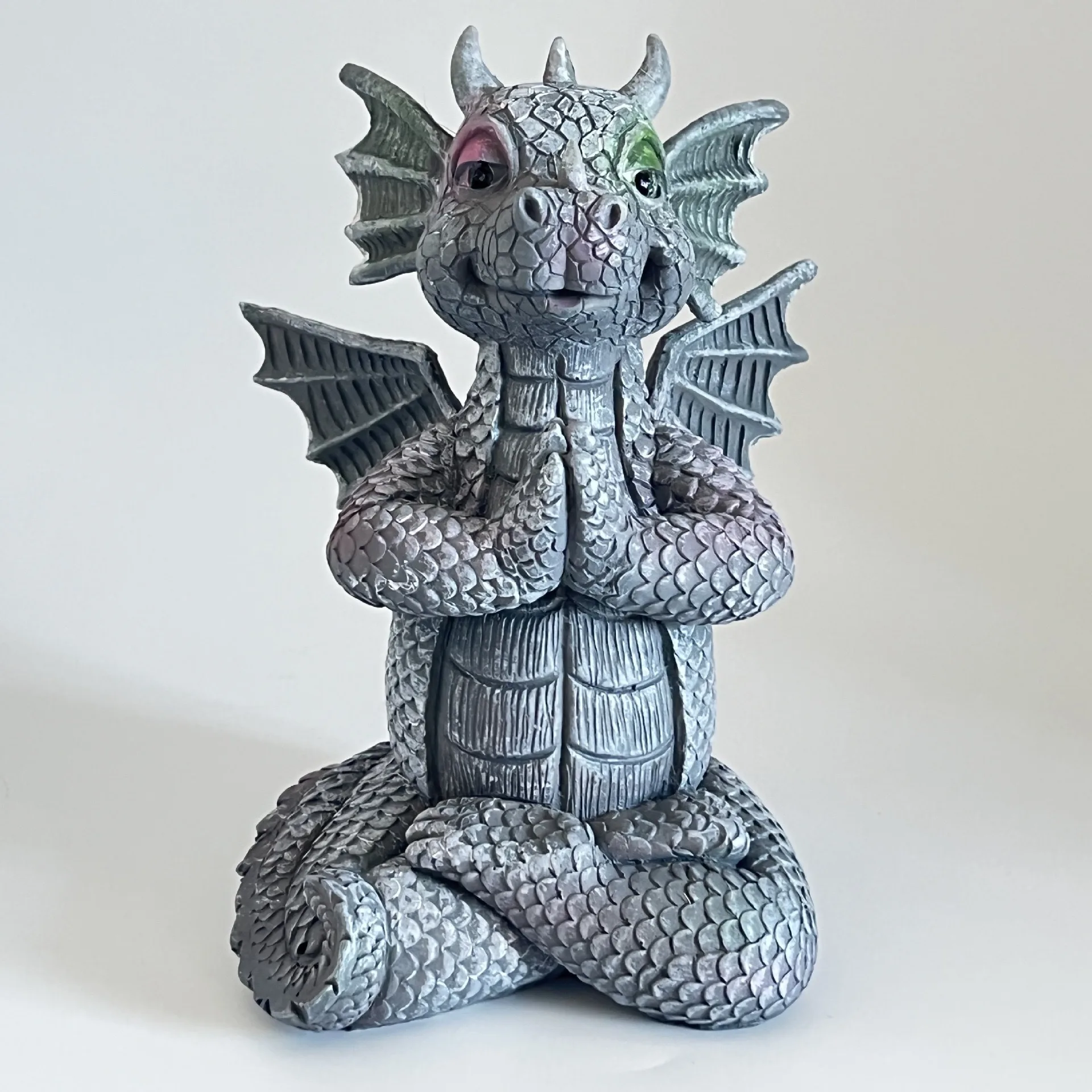 Dragon Meditation Reading Resin Garden Decoration Outdoor Lawn Sculpture Art Garden Courtyard Decoration Garden Statue
Dragon Meditation Reading Resin Garden Decoration Outdoor Lawn Sculpture Art Garden Courtyard Decoration Garden Statue