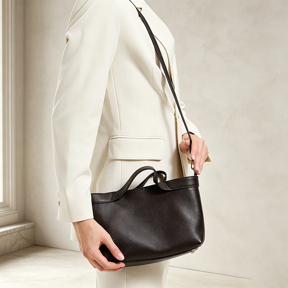 Women's Light Luxury Leather Tote Top Layer Cowhide Mini Handbag W/ Detachable Strap Daily Commuter Crossbody
Women's Light Luxury Leather Tote Top Layer Cowhide Mini Handbag W/ Detachable Strap Daily Commuter Crossbody