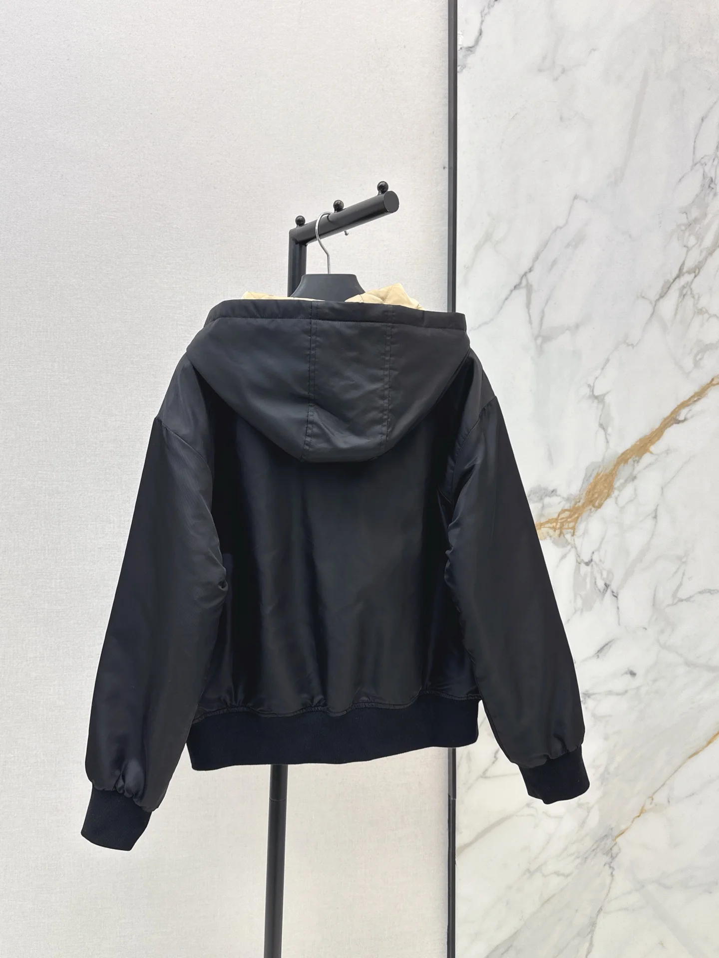 High Quality Autumn Winter Women's Casual Fashion Double-Sized Letters Hooded Zipper Jacket J042Q
High Quality Autumn Winter Women's Casual Fashion Double-Sized Letters Hooded Zipper Jacket J042Q