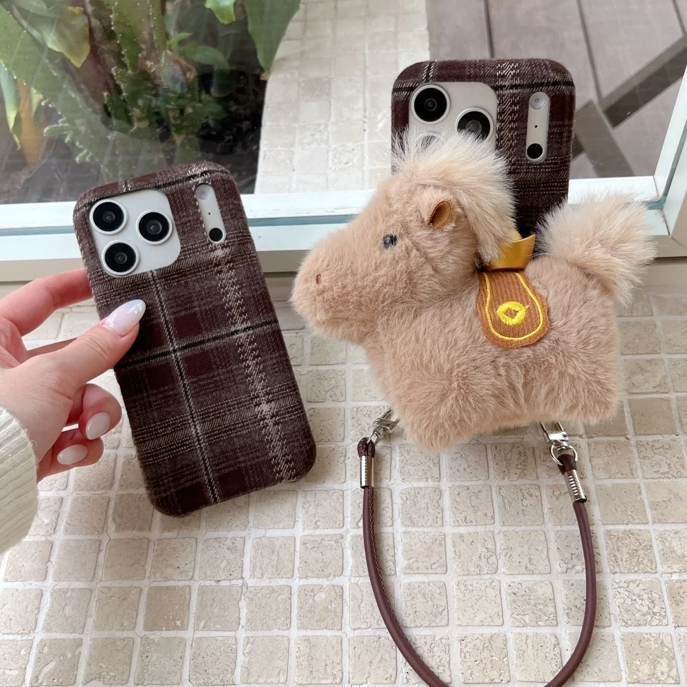 Retro plaid cute plush fat horse lanyard phone case, suitable for iPhone 14/15/16/17 ProMax, cute new shockproof protective case
Retro plaid cute plush fat horse lanyard phone case, suitable for iPhone 14/15/16/17 ProMax, cute new shockproof protective case