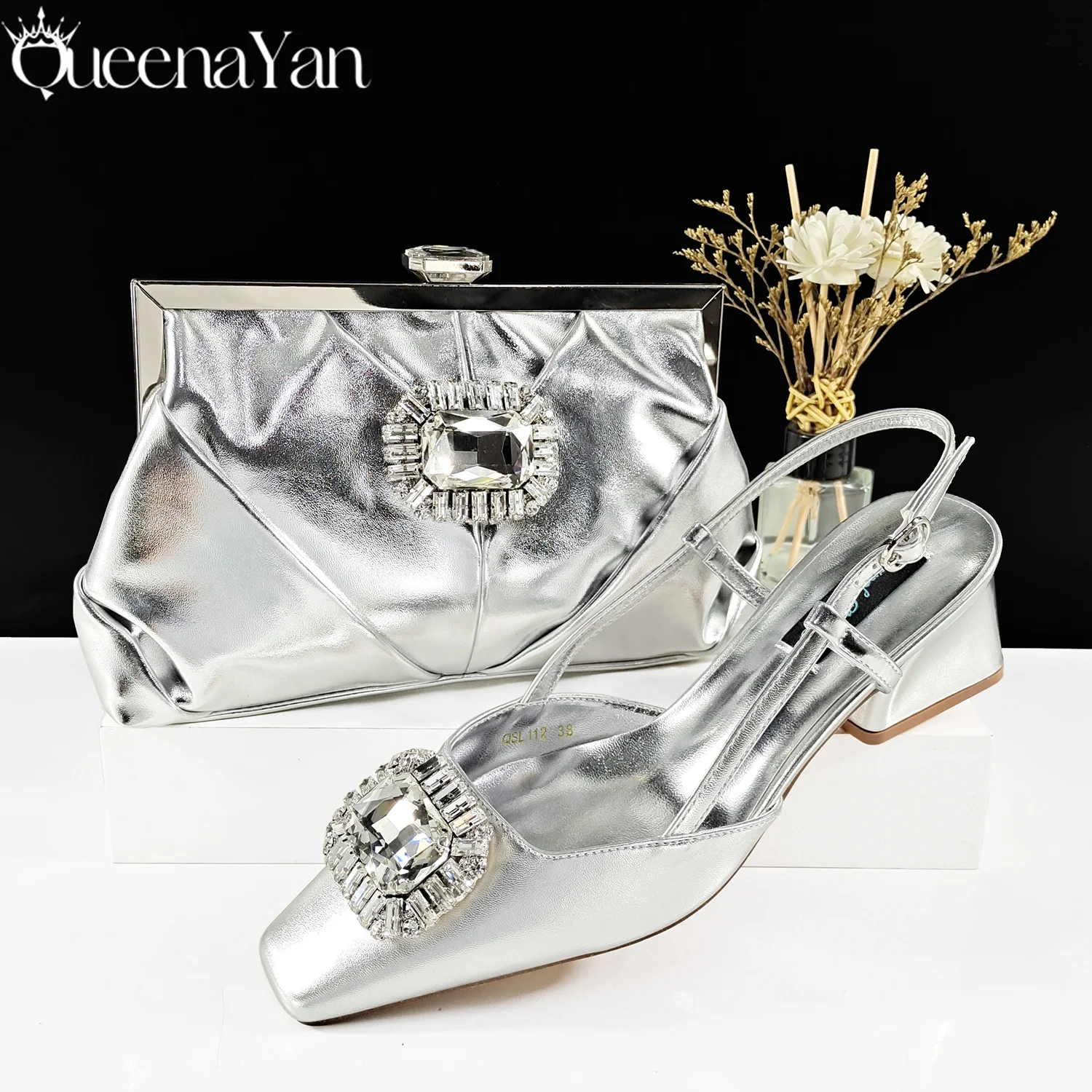 Queena Yan Italian Rhinestone-Studded Pointed-Toe High Heel Shoes Or with Matching Bag Set – Stylish & Comfortable Women's shoe
Queena Yan Italian Rhinestone-Studded Pointed-Toe High Heel Shoes Or with Matching Bag Set – Stylish & Comfortable Women's shoe