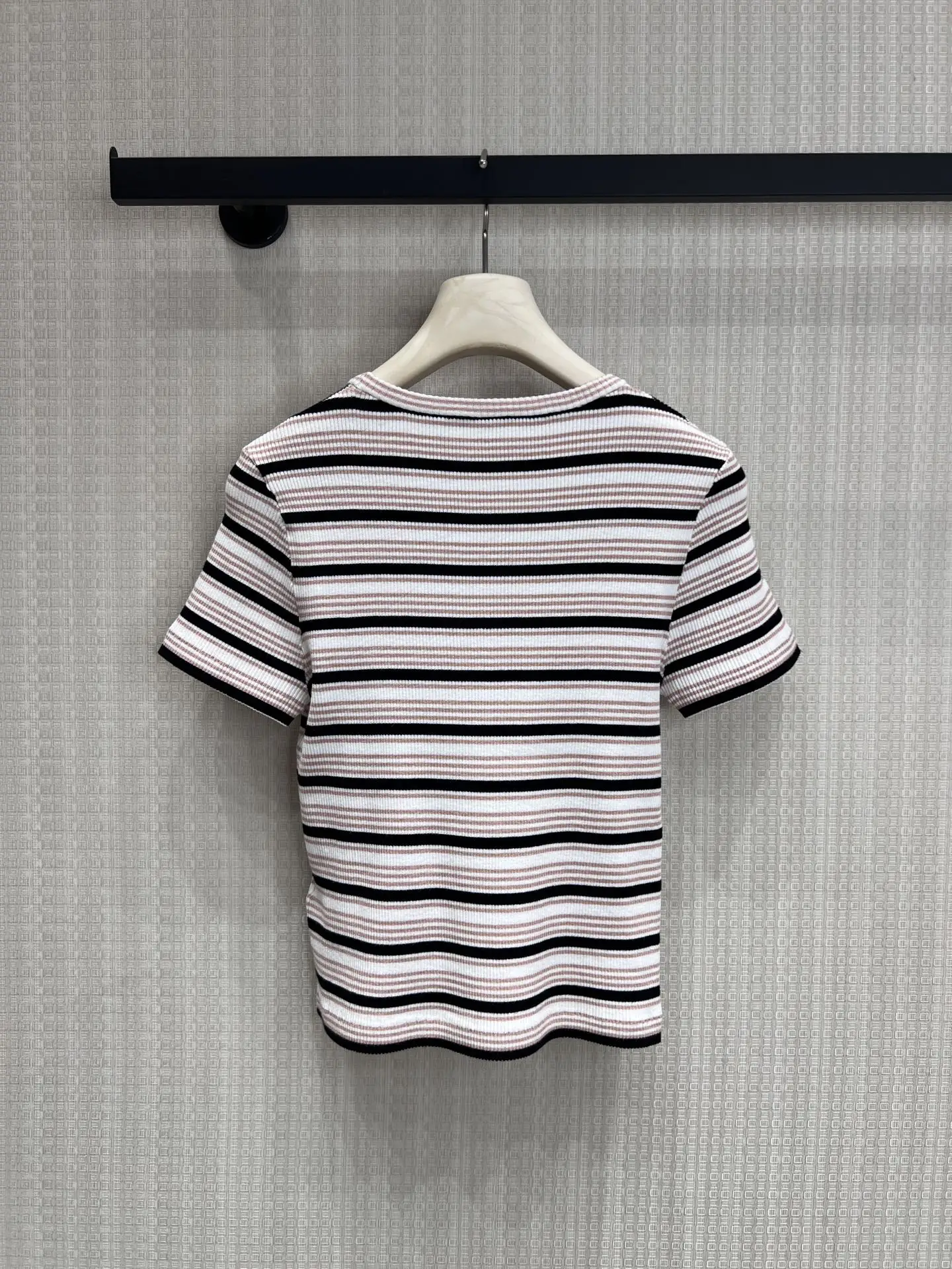 2026 Summer New Women's Striped Short Sleeve Crew Neck Color Block Slim Fit Versatile Knit Top
2026 Summer New Women's Striped Short Sleeve Crew Neck Color Block Slim Fit Versatile Knit Top
