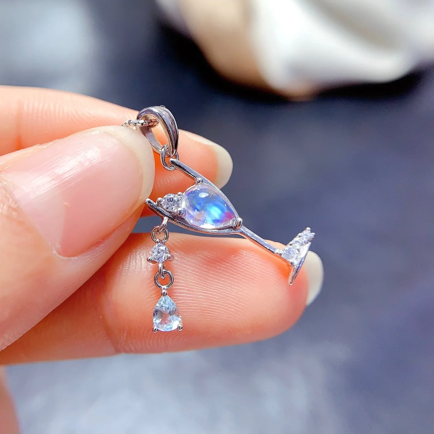KJJEAXCMY Boutique Jewelry Girl Natural Moonstone Gemstone Trophy Pendant Wants 925 Pure Silver Plated Platinum Christmas Gift
KJJEAXCMY Boutique Jewelry Girl Natural Moonstone Gemstone Trophy Pendant Wants 925 Pure Silver Plated Platinum Christmas Gift