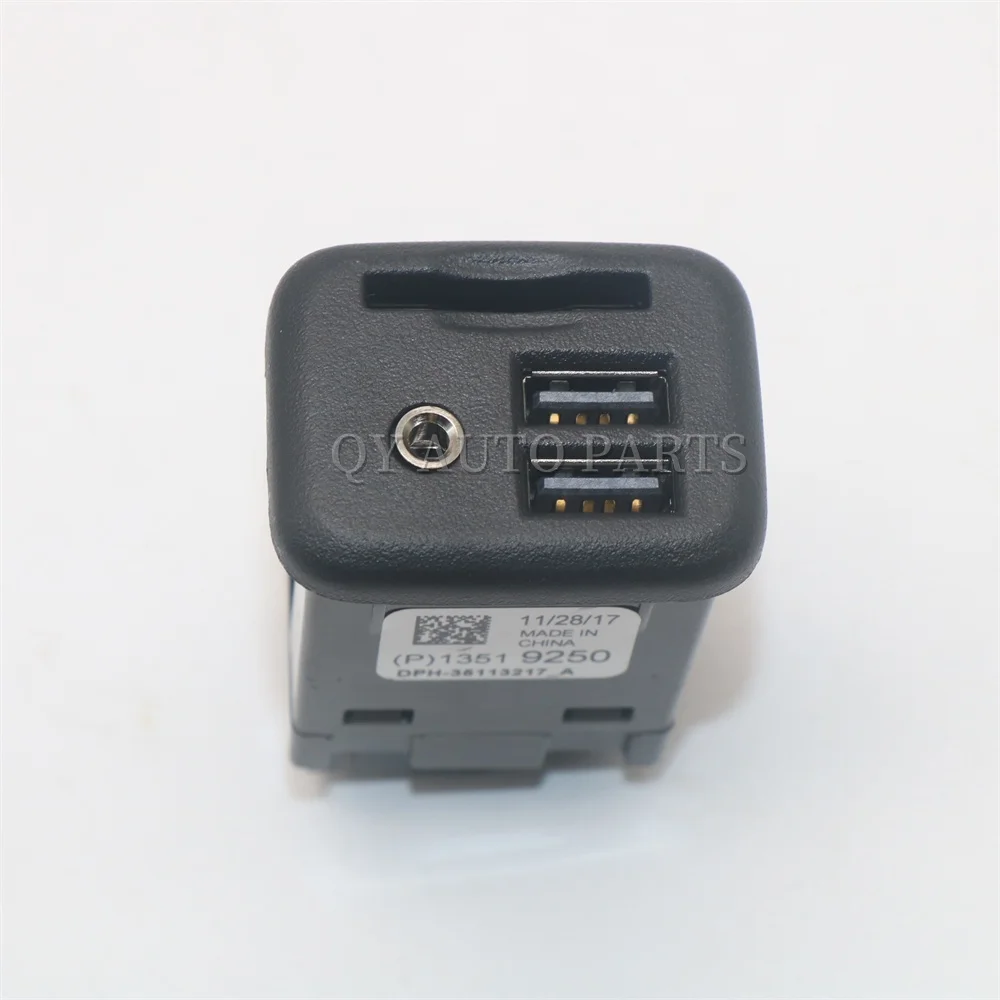 13519250 84789791 13516723 13526854 Audio Player Receptacle for Buick Enclave Regal Chevrolet Volt 2019-2021
13519250 84789791 13516723 13526854 Audio Player Receptacle for Buick Enclave Regal Chevrolet Volt 2019-2021