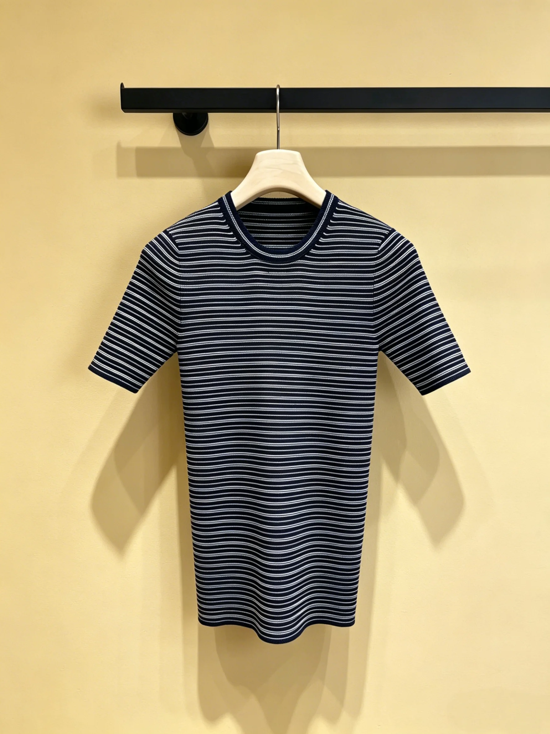 2026 New Style Women Black and White Striped T Shirt Size M L Commuter Comfortable Code 026
2026 New Style Women Black and White Striped T Shirt Size M L Commuter Comfortable Code 026