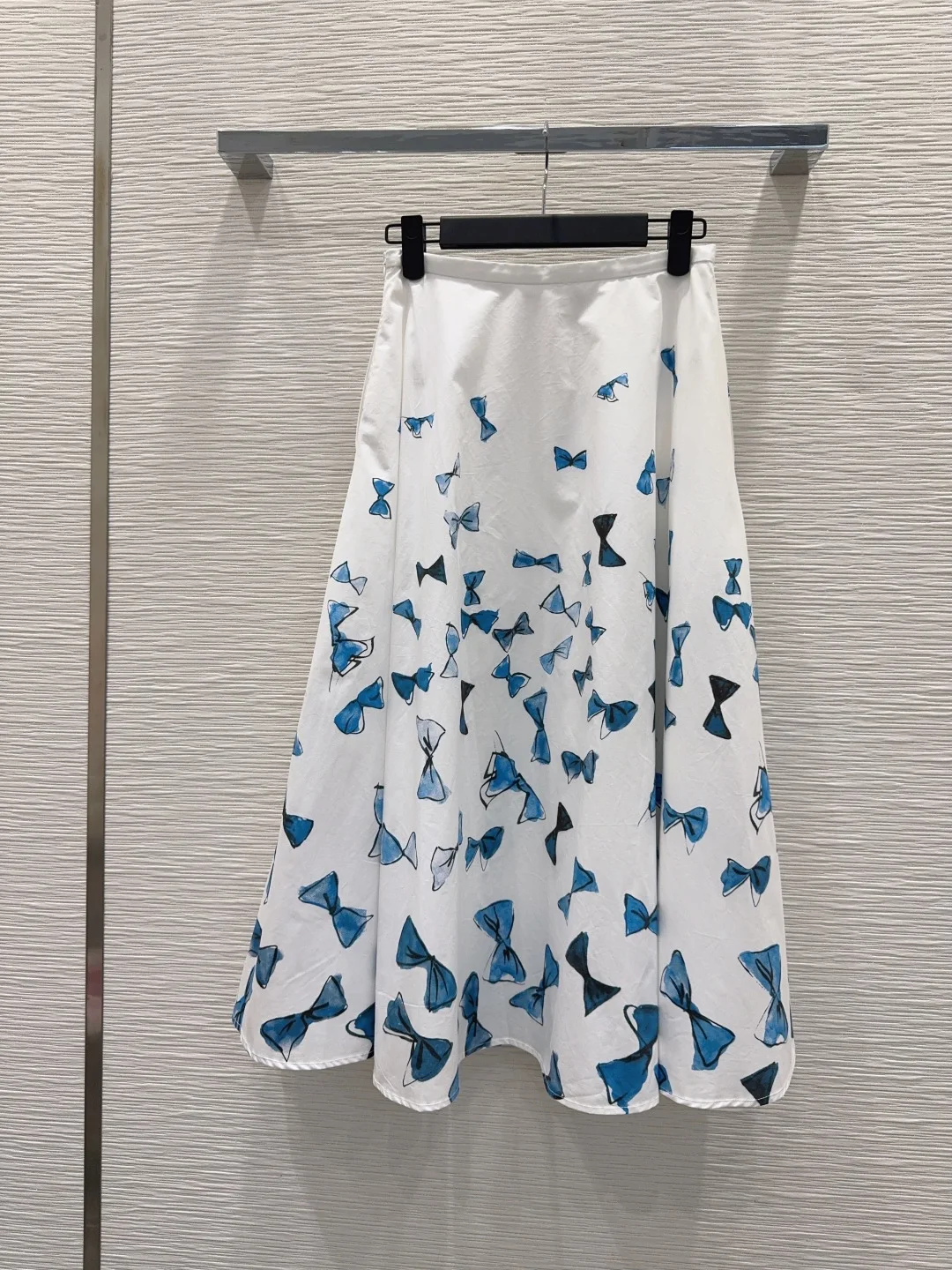 2026 Women's Summer New Midi Skirt High Waist Slim Fit Flare A-Line Skirt ZX88123
2026 Women's Summer New Midi Skirt High Waist Slim Fit Flare A-Line Skirt ZX88123