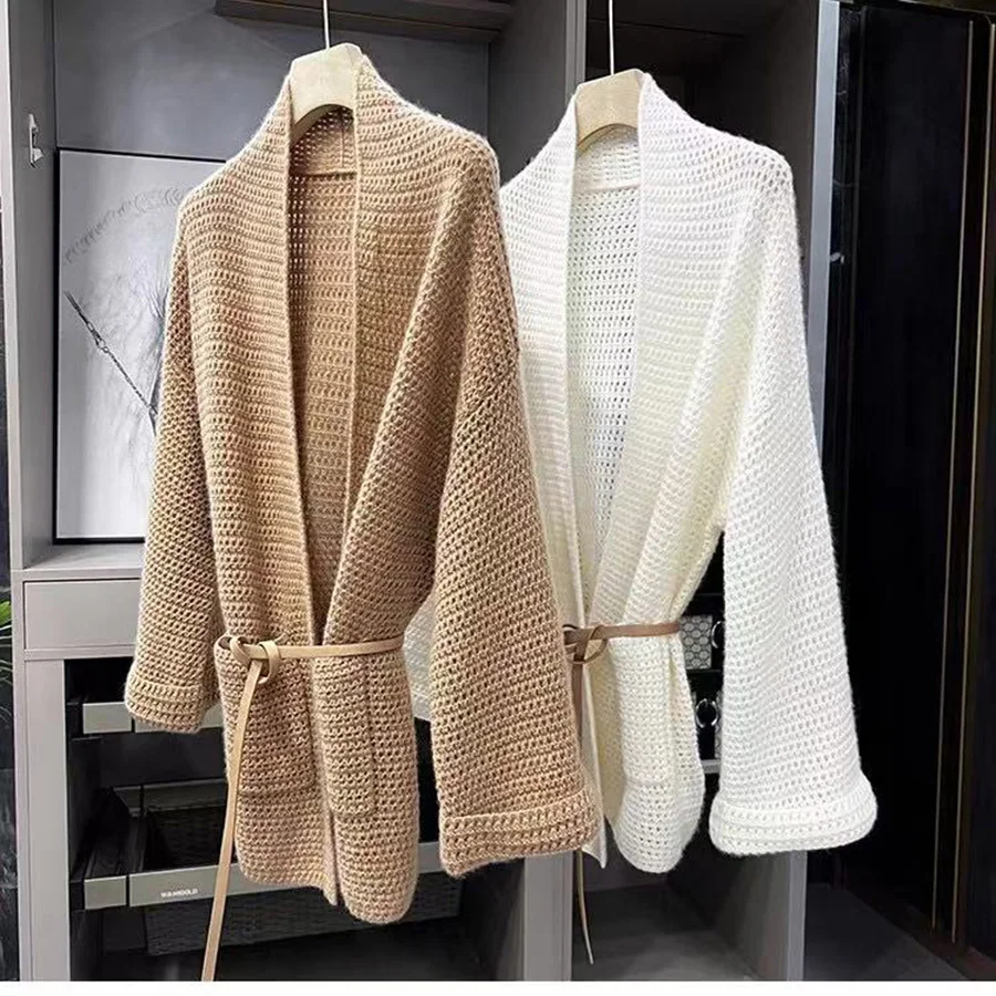 Pure cashmere kimono-style cardigan with belt
Pure cashmere kimono-style cardigan with belt