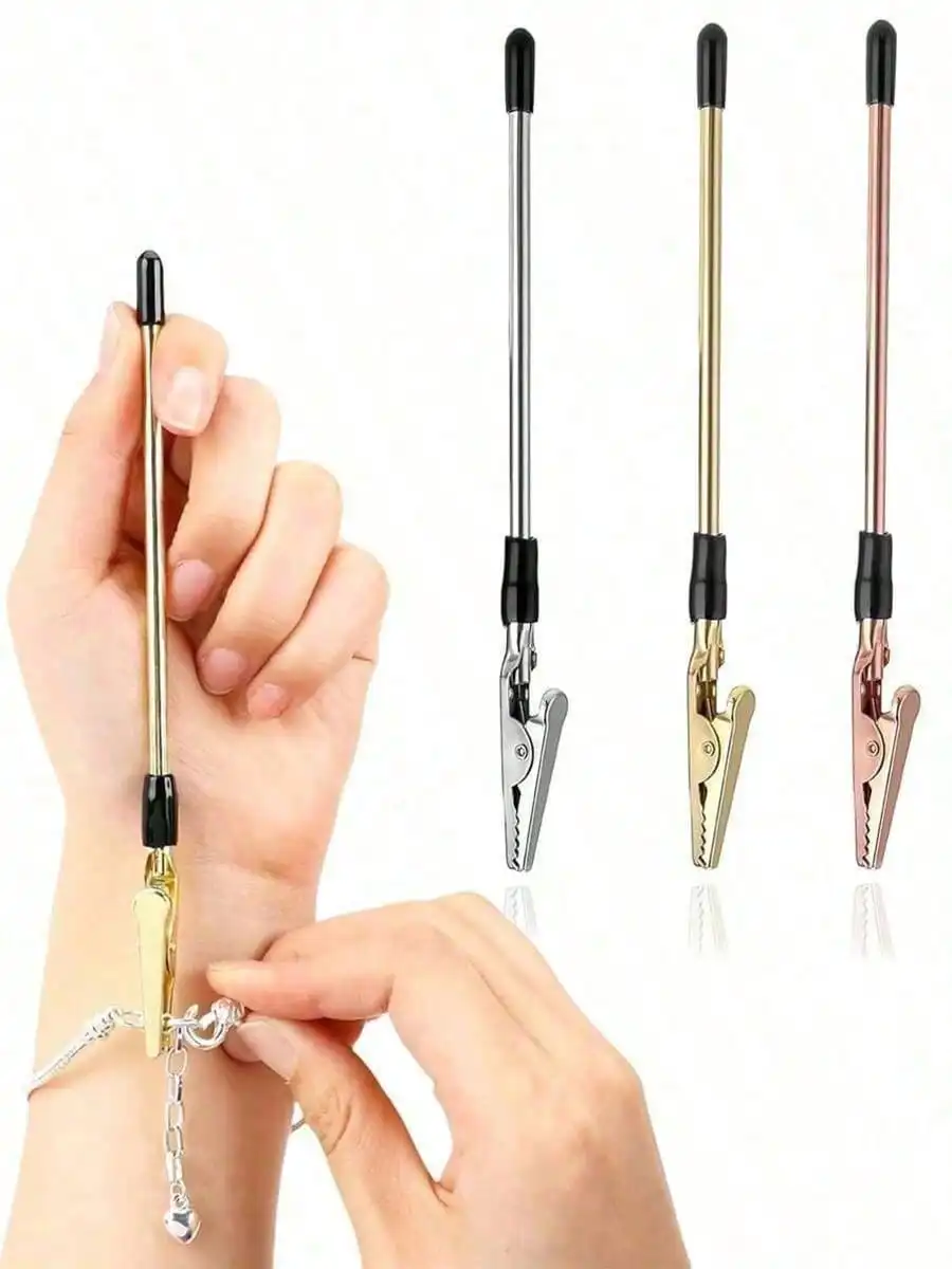 Wristband Accessory Clip, A Tool for Securing Jewelry, Is Suitable for Assisting in The Wearing of Jewelry, Fixing Bracelets and Necklaces, Allowing for Easy Wearing Without Assistance, An Accessory Tool.
Wristband Accessory Clip, A Tool for Securing Jewelry, Is Suitable for Assisting in The Wearing of Jewelry, Fixing Bracelets and Necklaces, Allowing for Easy Wearing Without Assistance, An Accessory Tool.