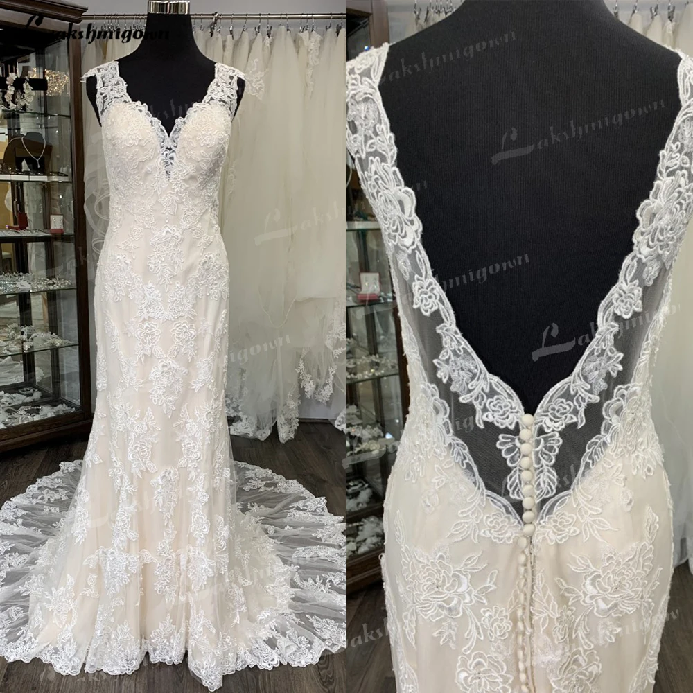 Wedding Dress V-Neck Low Back Straps Floor Length Net Lace Train Lace Appliquéd Throughout the Bodice Stretch Satin Custom Made
Wedding Dress V-Neck Low Back Straps Floor Length Net Lace Train Lace Appliquéd Throughout the Bodice Stretch Satin Custom Made
