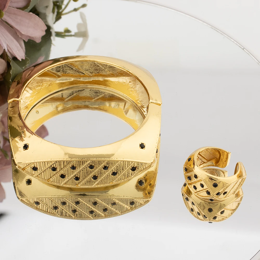 Cuff Bracelet Women Italy Fashion Bangle with Ring Gold Color African Dubai Luxury Wedding Jewelry Set
Cuff Bracelet Women Italy Fashion Bangle with Ring Gold Color African Dubai Luxury Wedding Jewelry Set