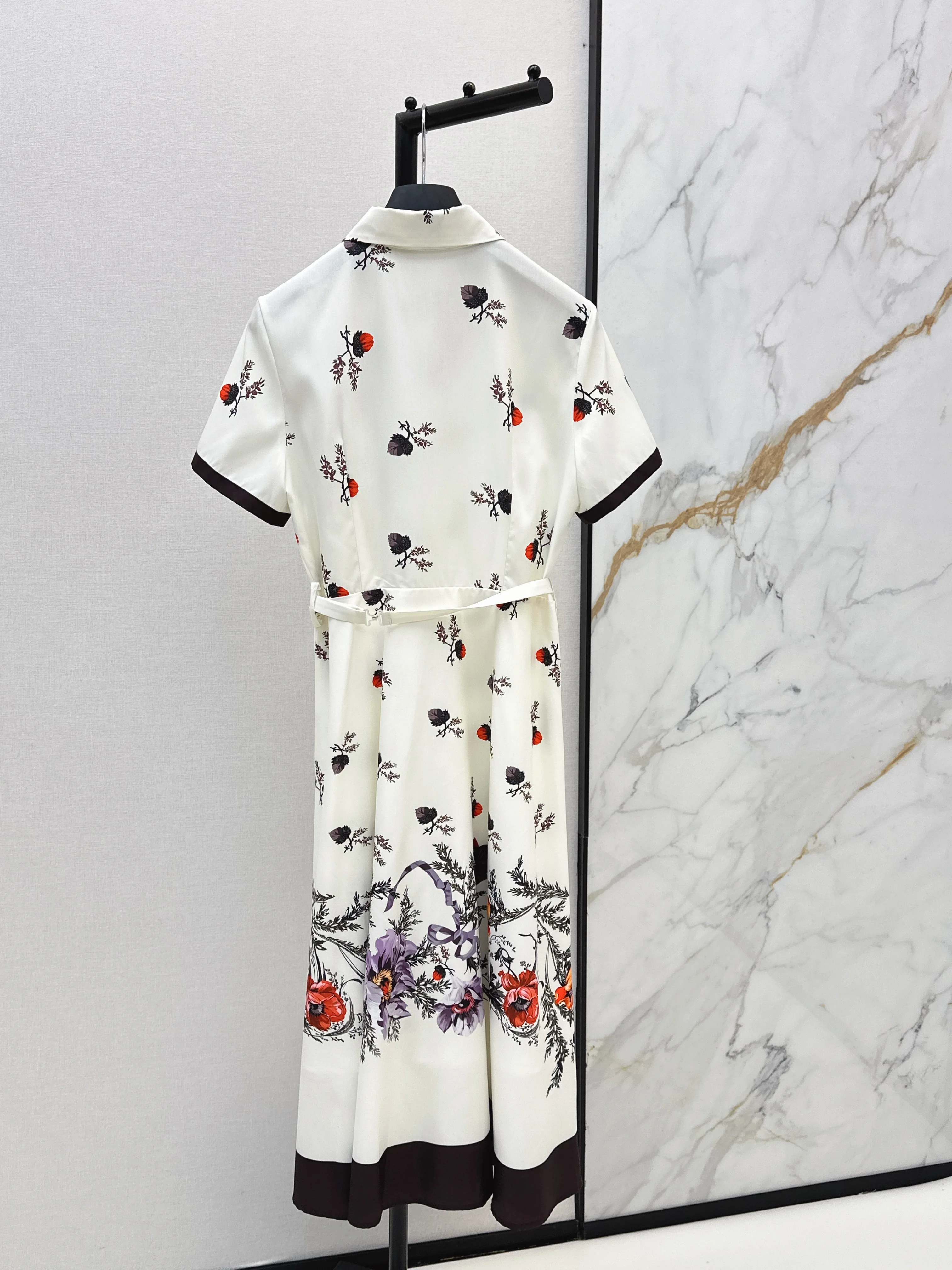 2026 Early Spring Designer Dress Ruffled sleeves with Belt velvet Mid-Length A-line Button Slimming Half-Sleeved
2026 Early Spring Designer Dress Ruffled sleeves with Belt velvet Mid-Length A-line Button Slimming Half-Sleeved