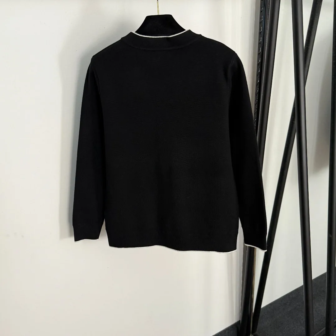 High quality spring and summer women's embroidered single breasted V-neck long sleeved knitted cardigan HL060
High quality spring and summer women's embroidered single breasted V-neck long sleeved knitted cardigan HL060