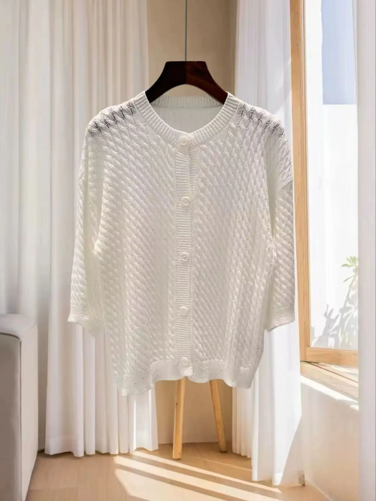 Casual linen blend button-down ribbed yarn knit sequined cardigan
Casual linen blend button-down ribbed yarn knit sequined cardigan