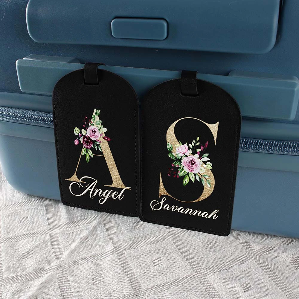 1pc PU Luggage Tag with Initial Floral Design, Custom Name for Travelers, Carry-On Bag Identifier, Duffel, Gym Bags
1pc PU Luggage Tag with Initial Floral Design, Custom Name for Travelers, Carry-On Bag Identifier, Duffel, Gym Bags