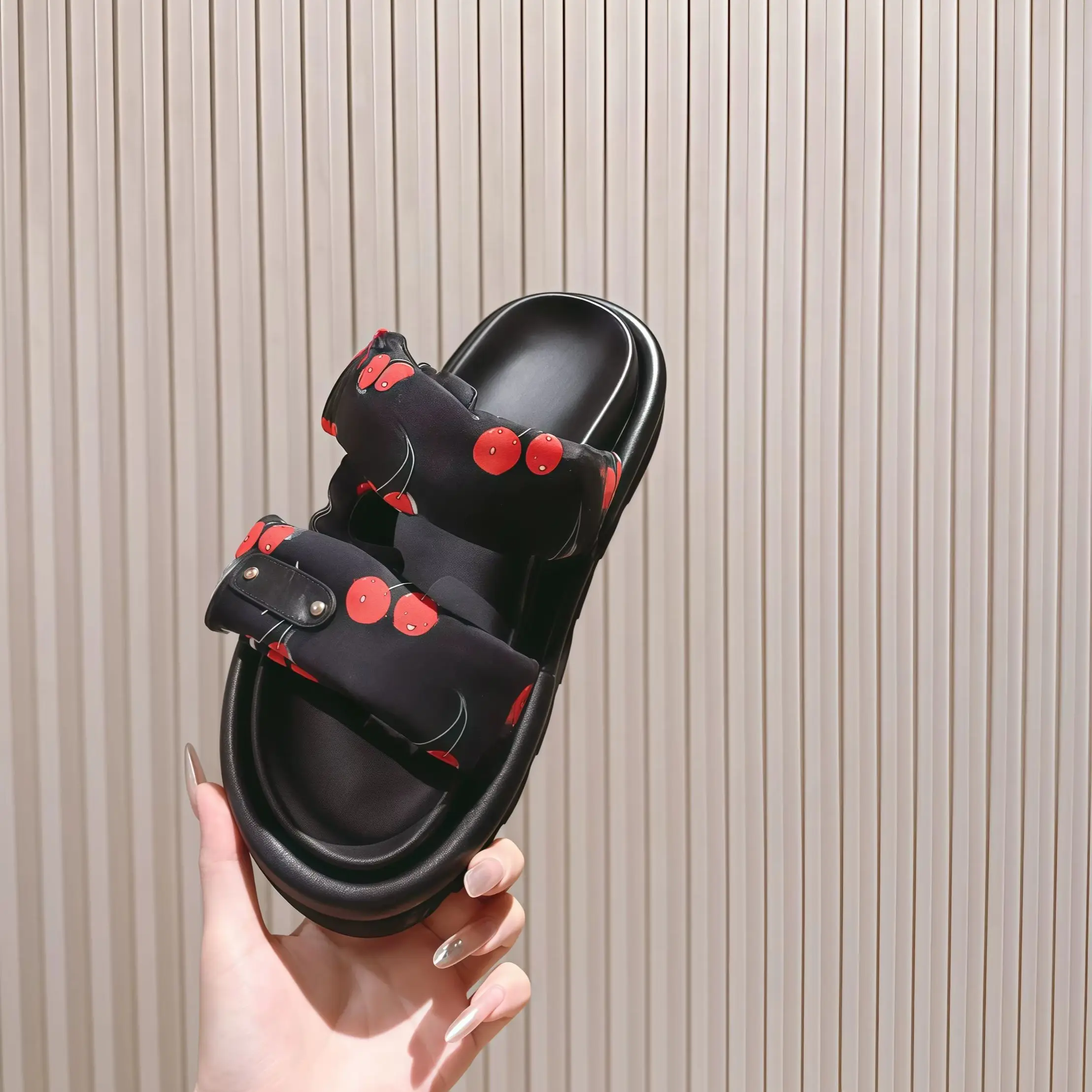 2025 Latest Explosive Cherry Pattern Series Women's Slippers and Sandals Velcro Four Colors Anti Slip
2025 Latest Explosive Cherry Pattern Series Women's Slippers and Sandals Velcro Four Colors Anti Slip