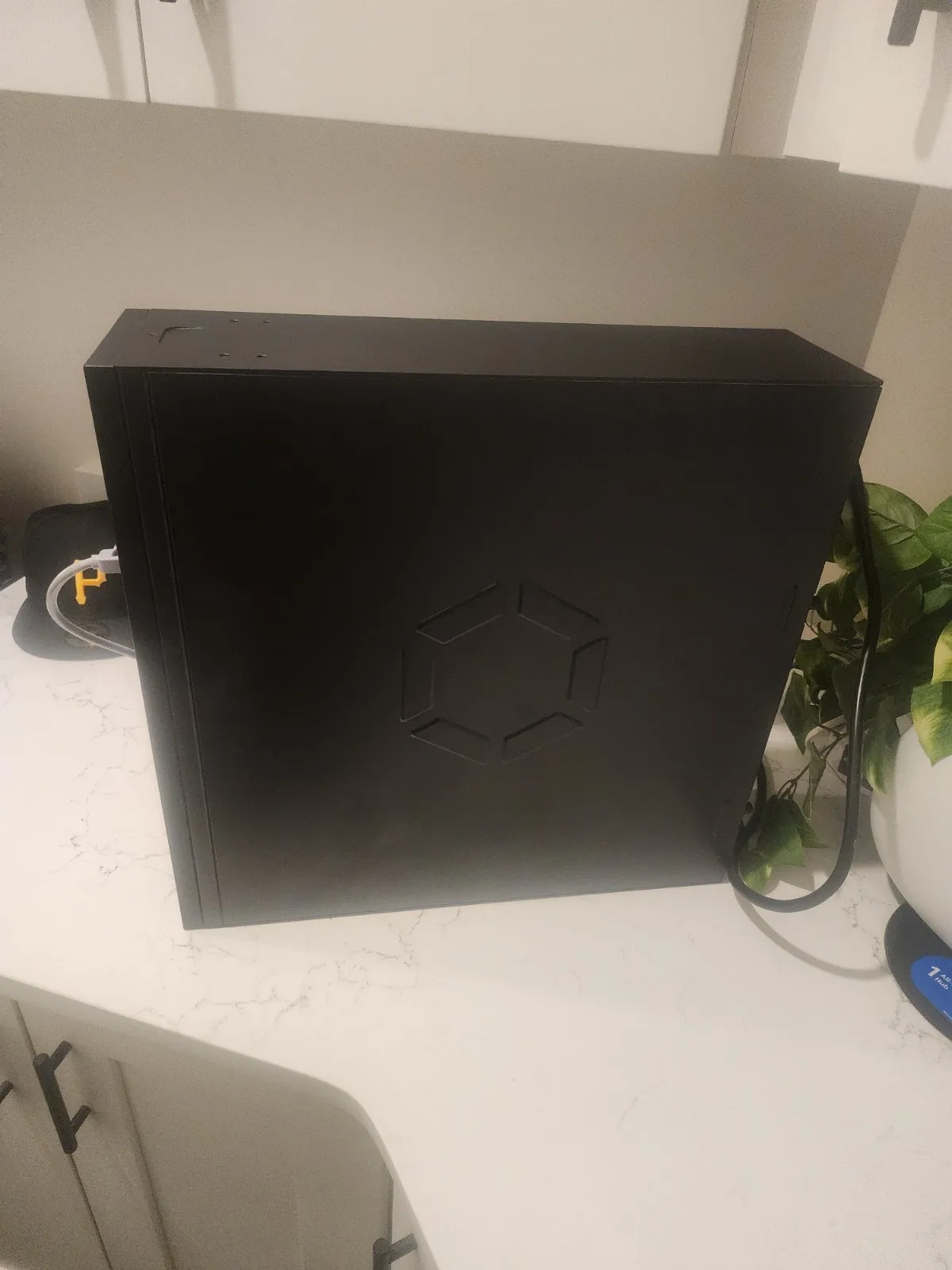 IN Stock Canaan Avalon Q 90TH/S 1674W Home Quite Miner
IN Stock Canaan Avalon Q 90TH/S 1674W Home Quite Miner