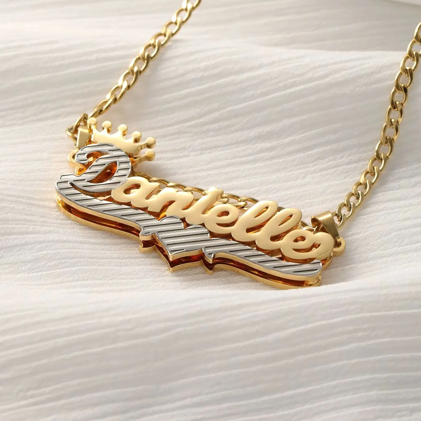Double Plated Princess Crown Name Necklace With Heart Custom Double Layer Two Tone Pendant 3D Nameplate Jewelry For Women Gift
Double Plated Princess Crown Name Necklace With Heart Custom Double Layer Two Tone Pendant 3D Nameplate Jewelry For Women Gift