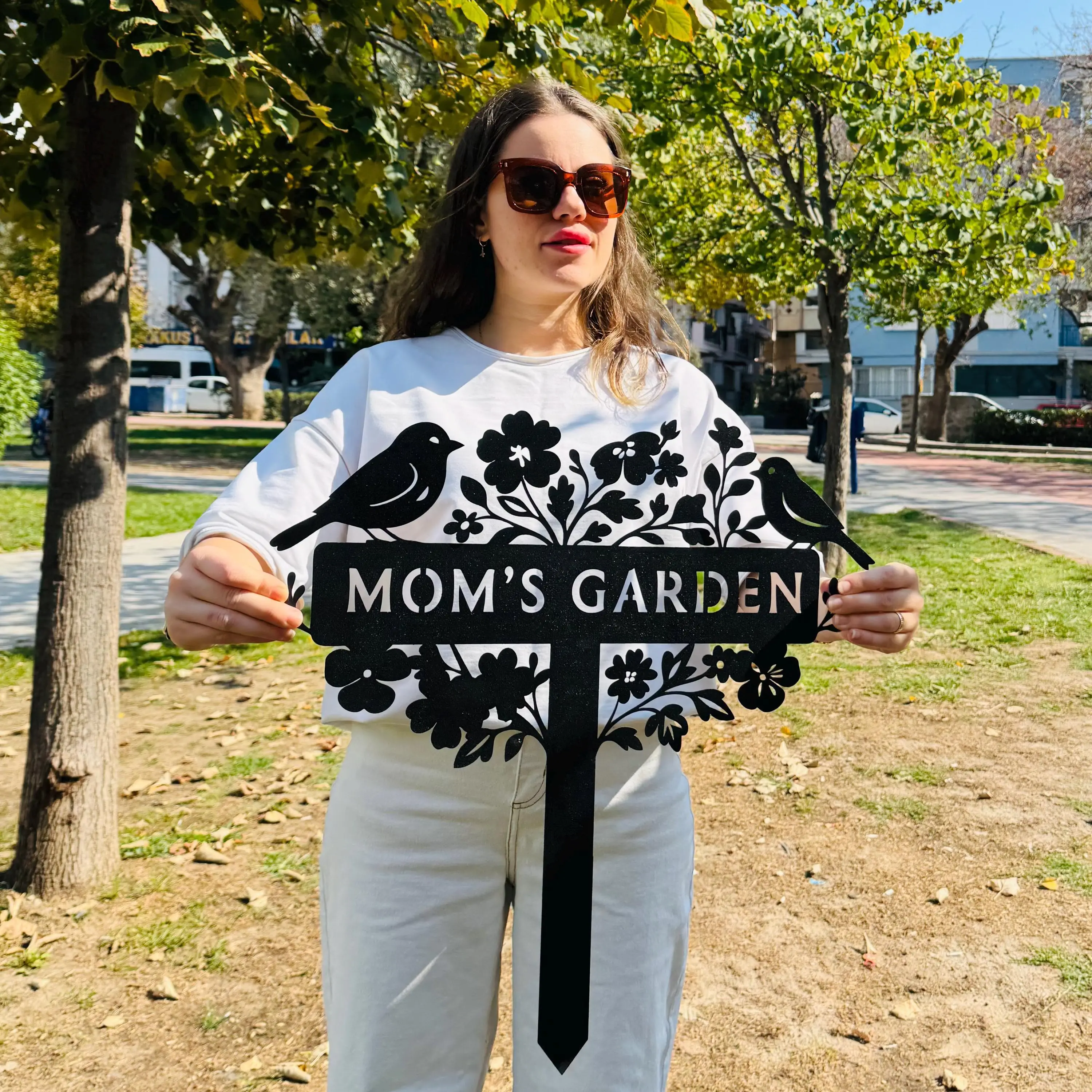 Изготовленный на заказ садовый металлический знак с колышком, индивидуальный цветочный дизайн, садовый декор, садовый кол с птицей, вывеска для двора, знак садонера
Изготовленный на заказ садовый металлический знак с колышком, индивидуальный цветочный дизайн, садовый декор, садовый кол с птицей, вывеска для двора, знак садонера