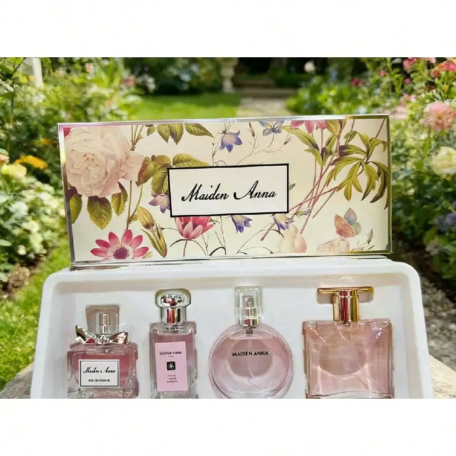 Luxury Fragrance Spray Gift Set (4-Piece)Featuring a soft, elegant scent and long-lasting wear; an exquisite choice for gifting.
Luxury Fragrance Spray Gift Set (4-Piece)Featuring a soft, elegant scent and long-lasting wear; an exquisite choice for gifting.