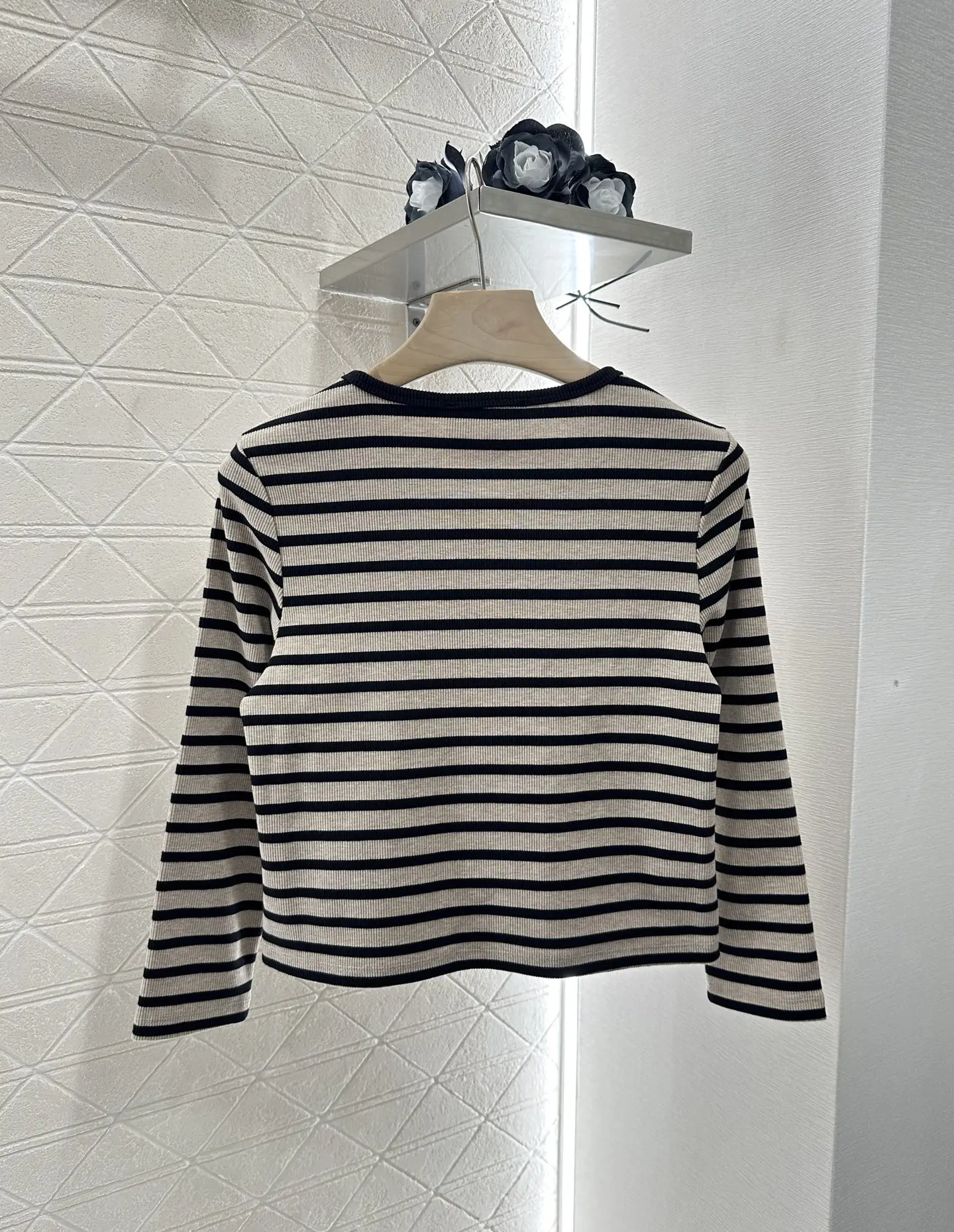 2025 New Striped O-neck Long-sleeved Cotton T-shirt Fashionable Versatile Slimming Figure-hugging
2025 New Striped O-neck Long-sleeved Cotton T-shirt Fashionable Versatile Slimming Figure-hugging