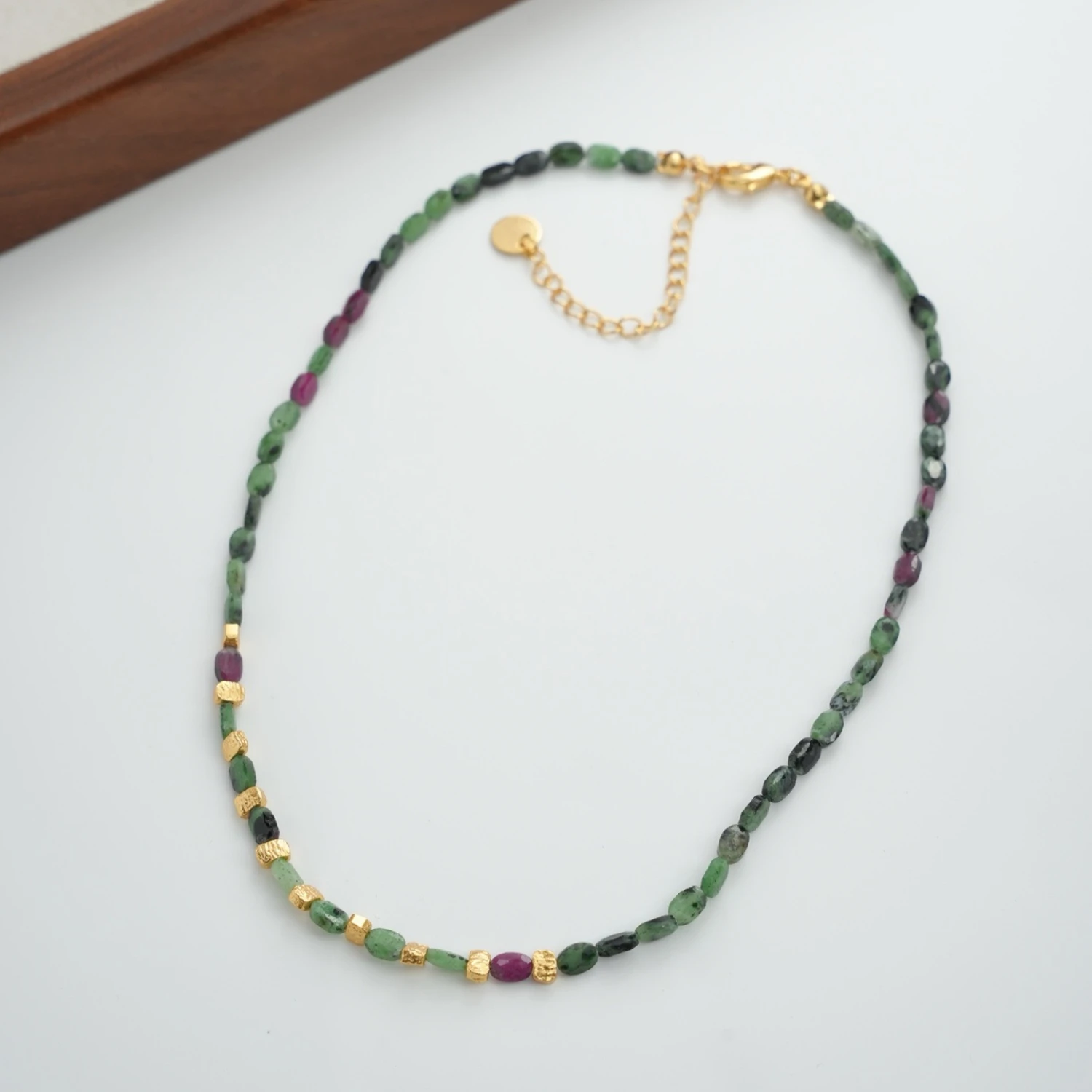 YAJUNIEL Natural Gemstone Green Tourmaline Beaded Necklace with 24K Gold Plated Accents for Women Elegant Jewelry Gifts
YAJUNIEL Natural Gemstone Green Tourmaline Beaded Necklace with 24K Gold Plated Accents for Women Elegant Jewelry Gifts