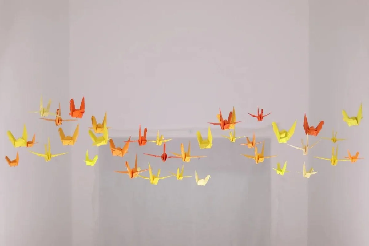 80PCS Cranes On String Gradient Premade Origami Paper Cranes Garlands For Wedding Ceremony Party Decoration Window Ceiling Decor
80PCS Cranes On String Gradient Premade Origami Paper Cranes Garlands For Wedding Ceremony Party Decoration Window Ceiling Decor