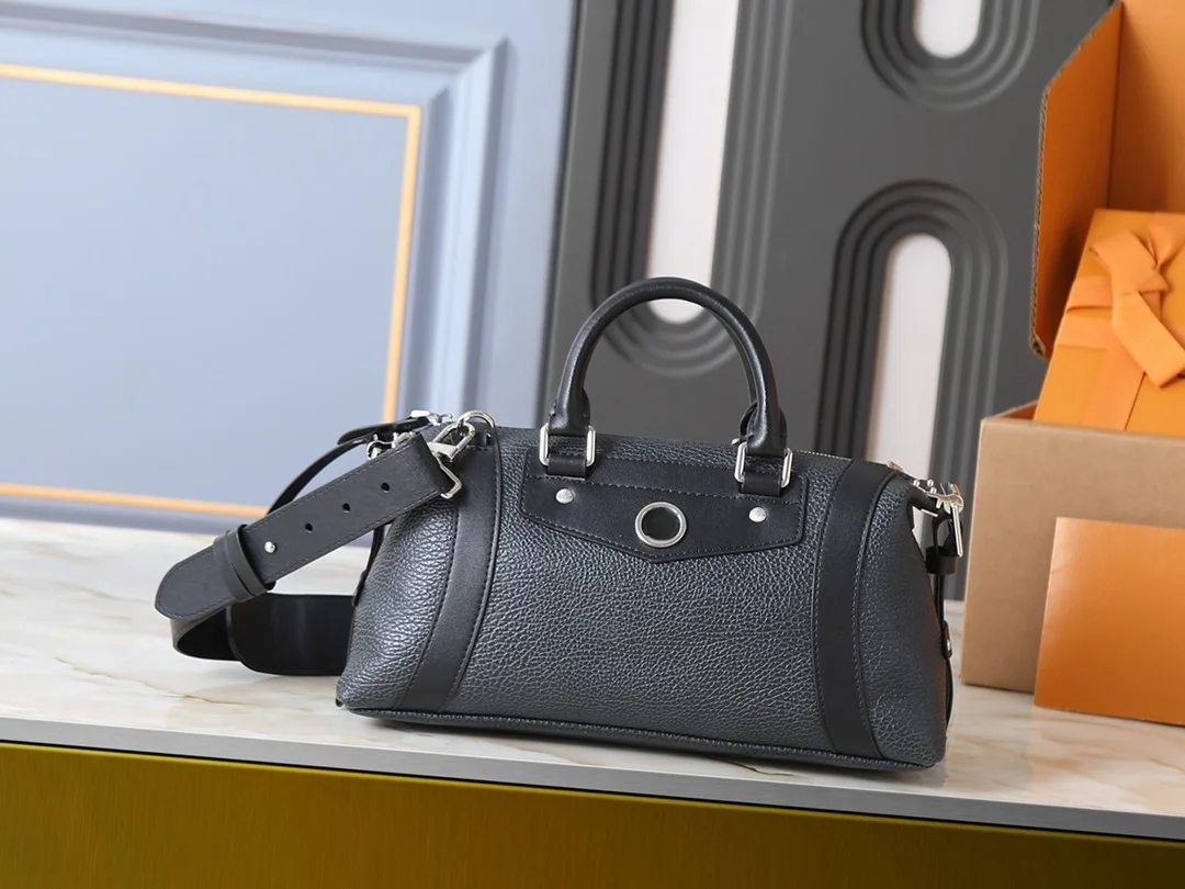 2025 New SIZE: 23 or 30 or 38 CM Fashionable Versatile bags leather cherry Portable can be carried on the shoulder no boxes
2025 New SIZE: 23 or 30 or 38 CM Fashionable Versatile bags leather cherry Portable can be carried on the shoulder no boxes