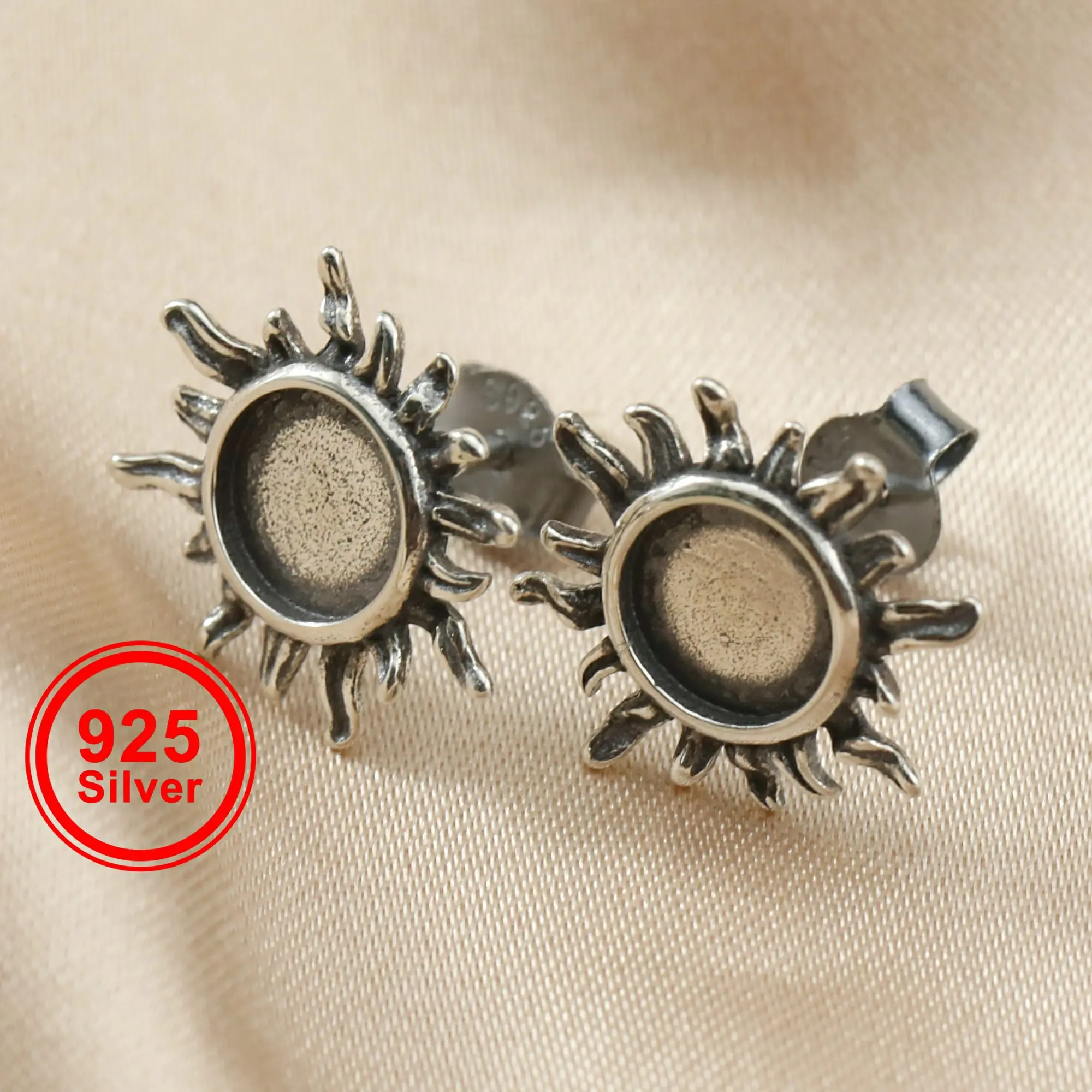 6MM Round Studs Earrings Settings Bezel Sun Antiqued Solid 925 Sterling Silver Earrings Supplies for Resin 1702237
6MM Round Studs Earrings Settings Bezel Sun Antiqued Solid 925 Sterling Silver Earrings Supplies for Resin 1702237